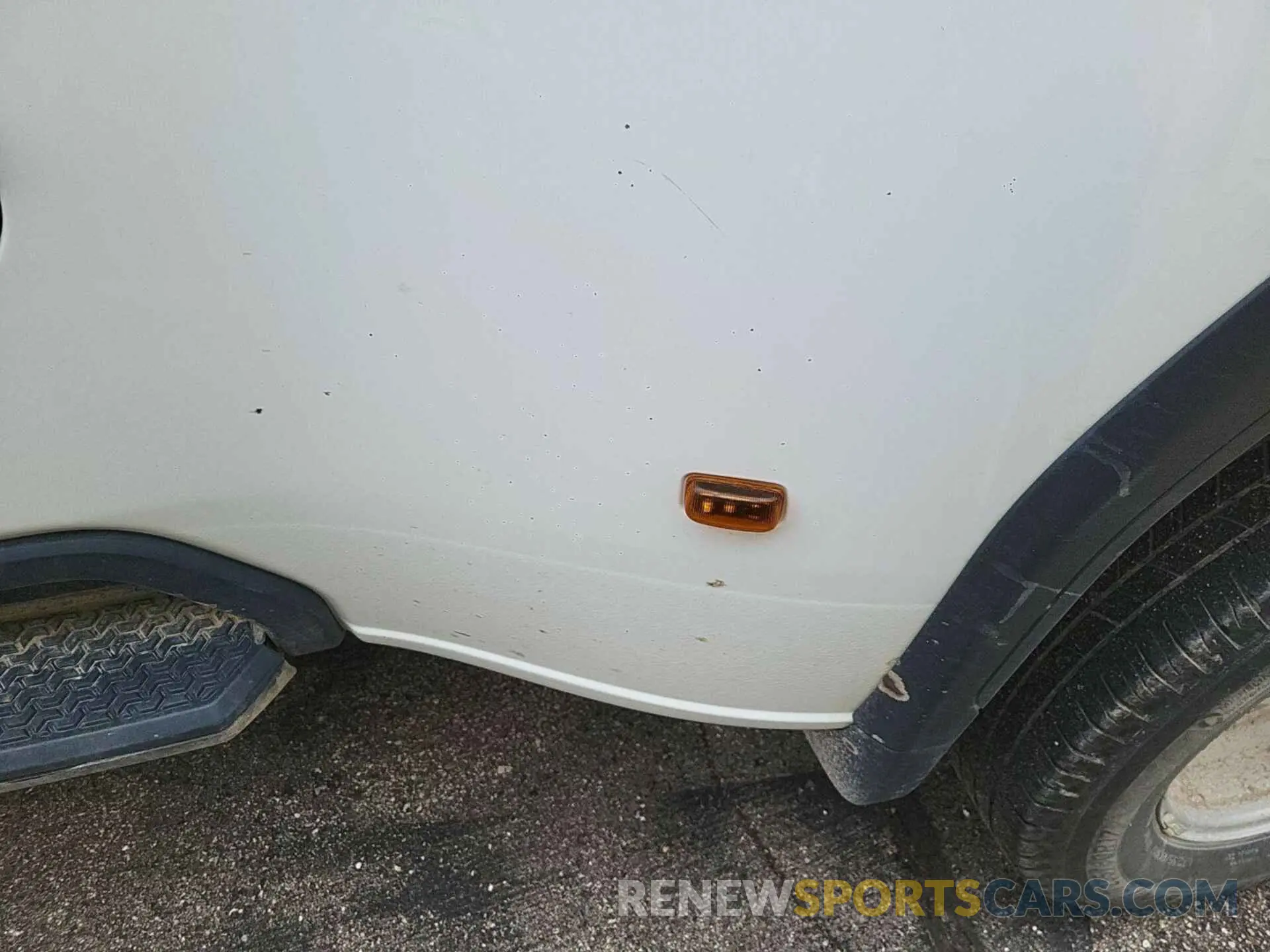 21 Photograph of a damaged car 1GT39SE71NF332098 GMC SIERRA 3500HD 2022