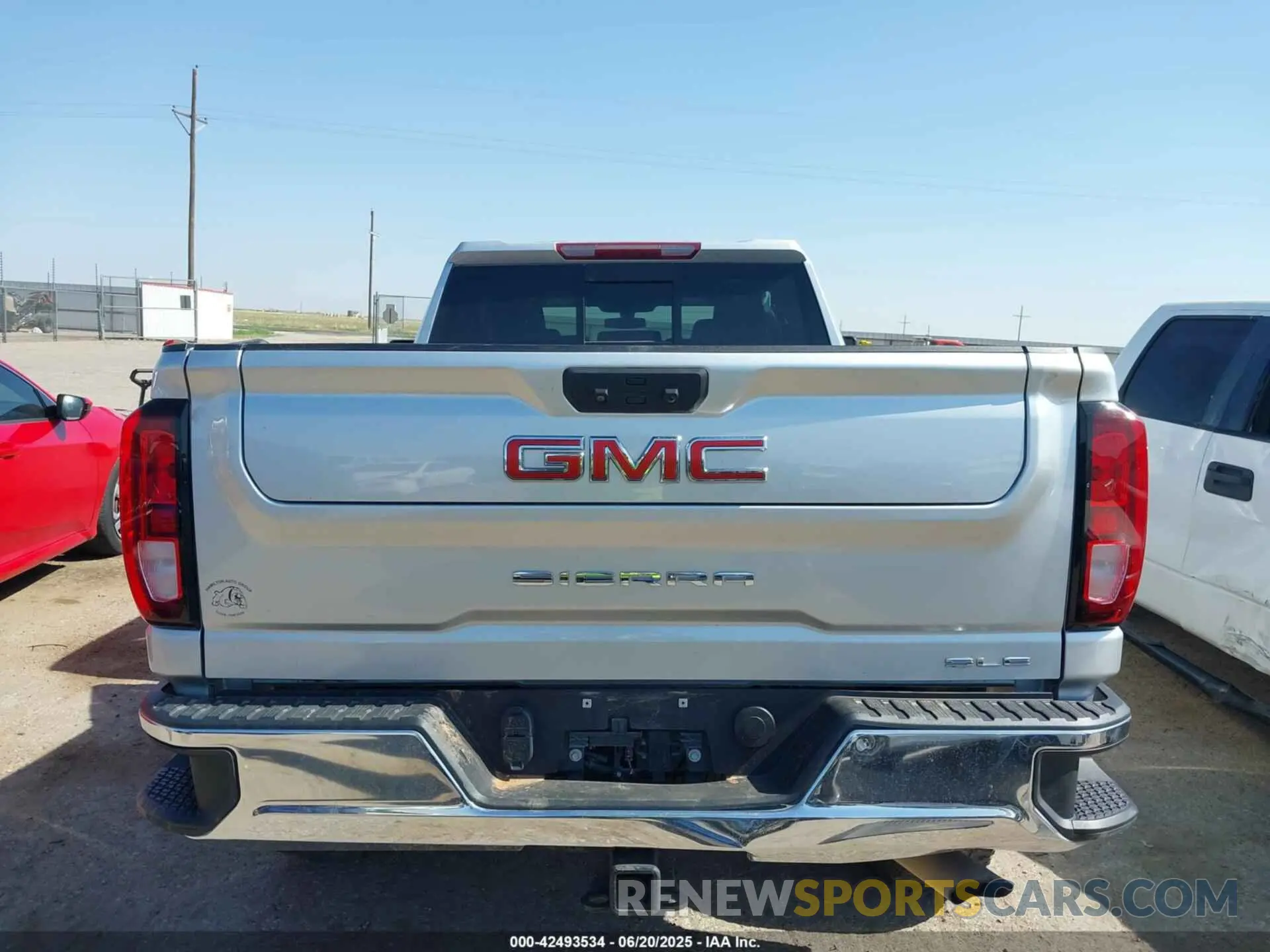 16 Photograph of a damaged car 1GT49TE78NF205231 GMC SIERRA 3500HD 2022