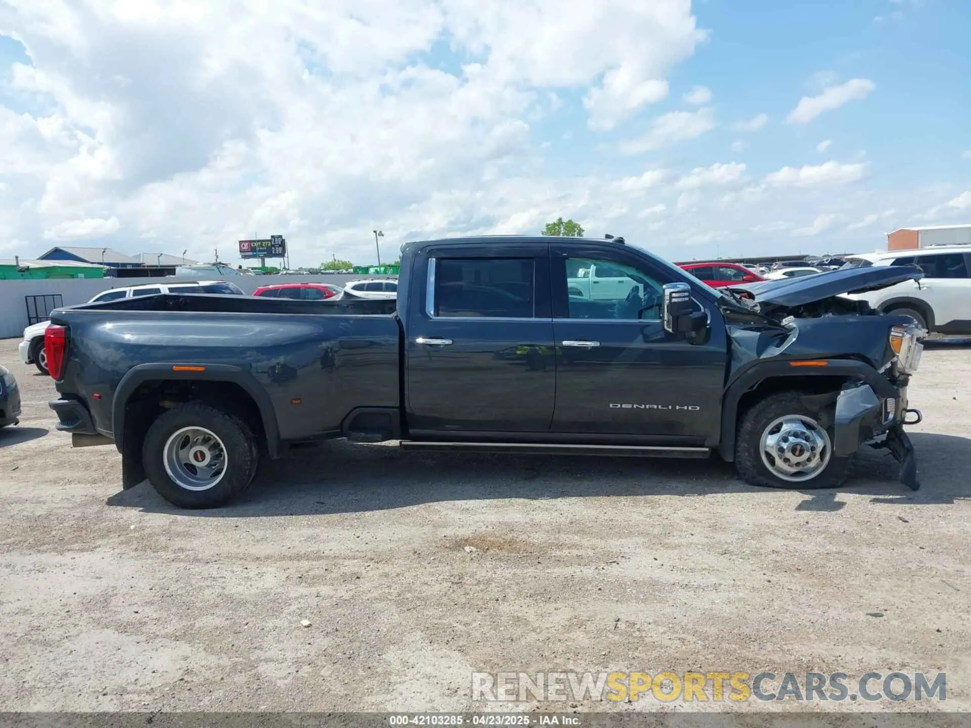 12 Фотография поврежденного автомобиля 1GT49WEY1NF207543 GMC SIERRA 3500HD 2022