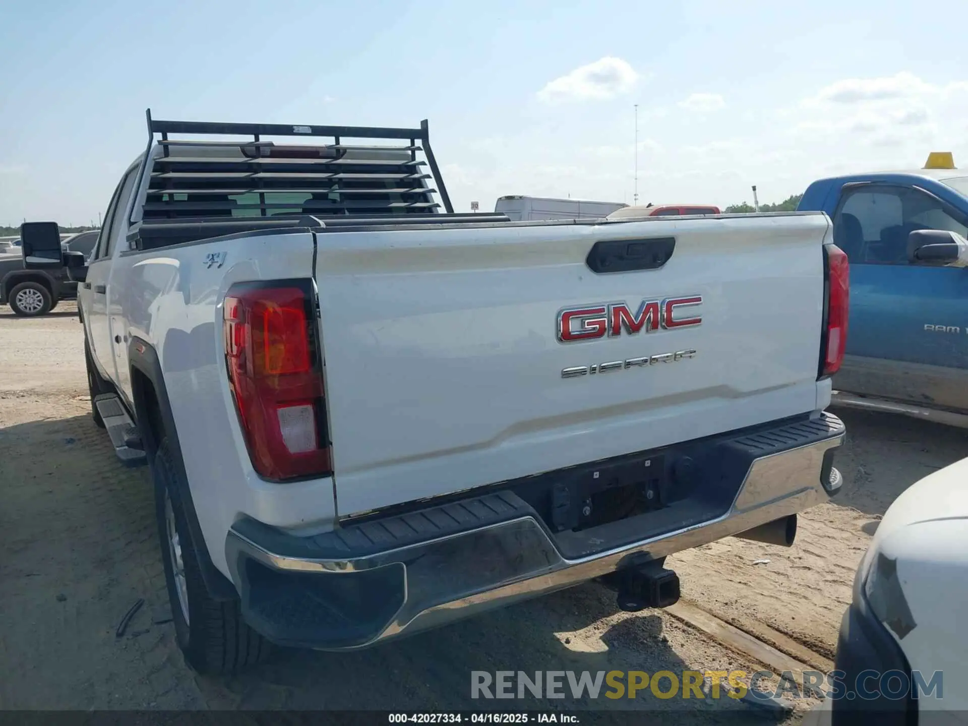 3 Photograph of a damaged car 1GT49SEY2PF180123 GMC SIERRA 3500HD 2023