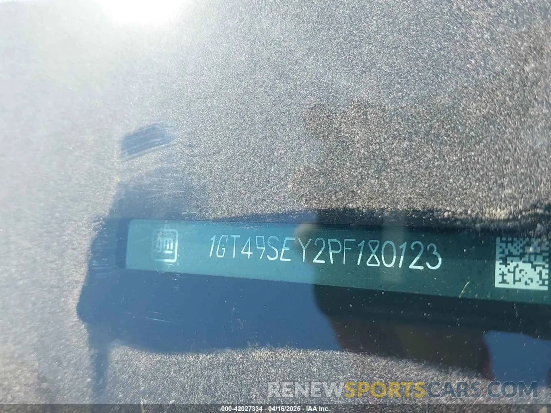 8 Photograph of a damaged car 1GT49SEY2PF180123 GMC SIERRA 3500HD 2023