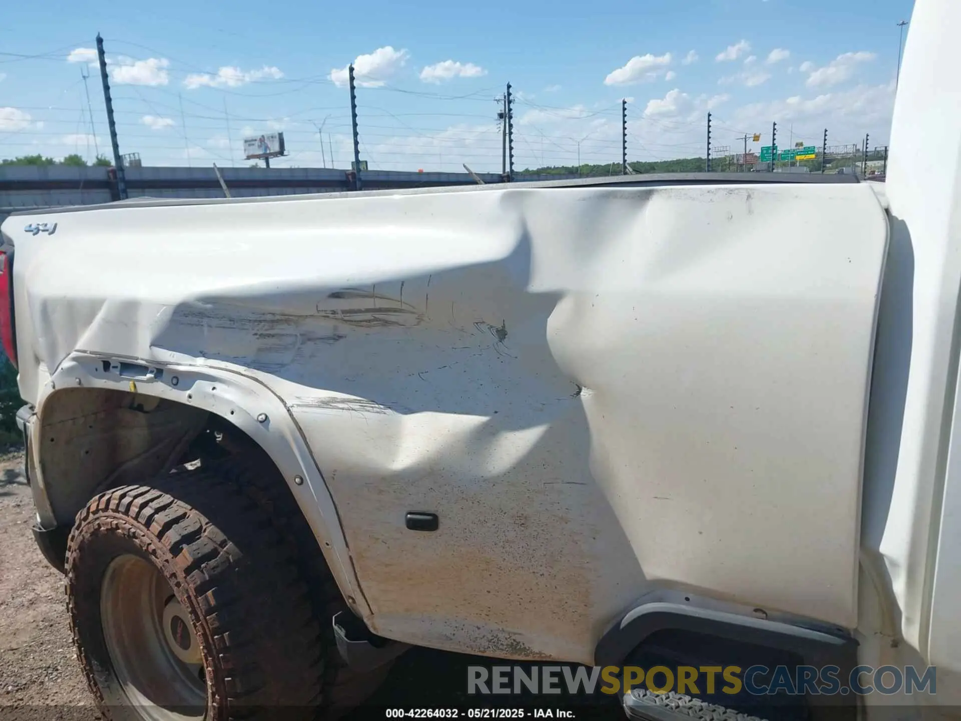 20 Photograph of a damaged car 1GT49SEY8PF220169 GMC SIERRA 3500HD 2023