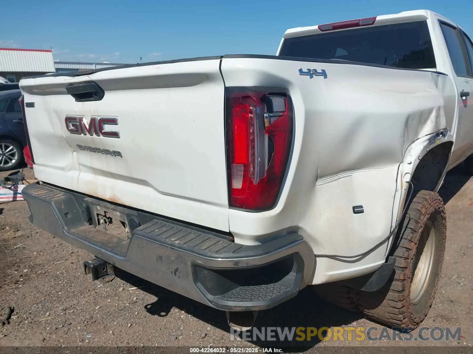 21 Photograph of a damaged car 1GT49SEY8PF220169 GMC SIERRA 3500HD 2023