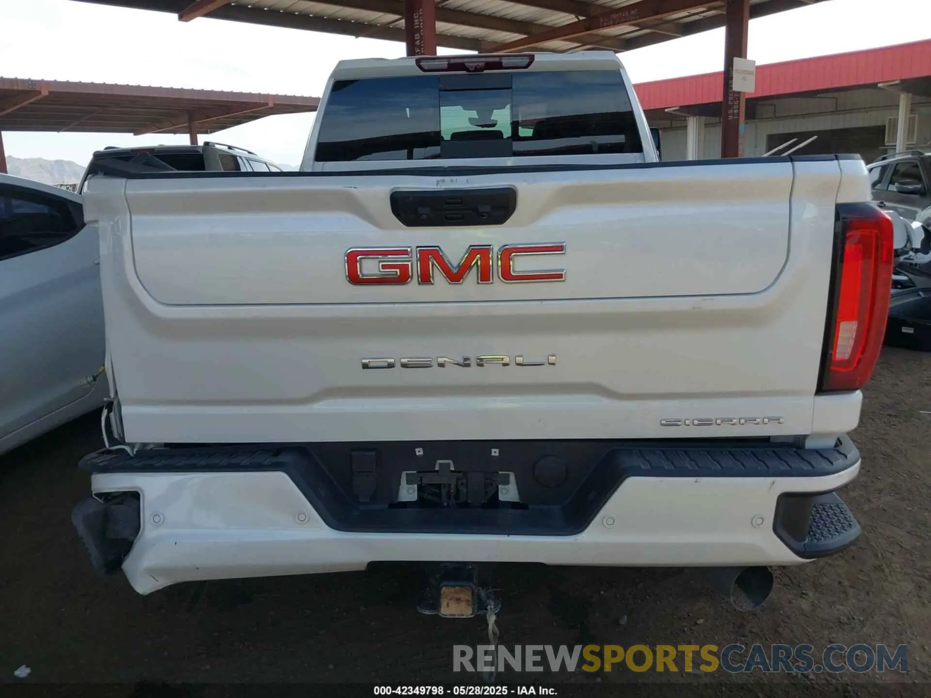 15 Photograph of a damaged car 1GT49WEY9PF230345 GMC SIERRA 3500HD 2023