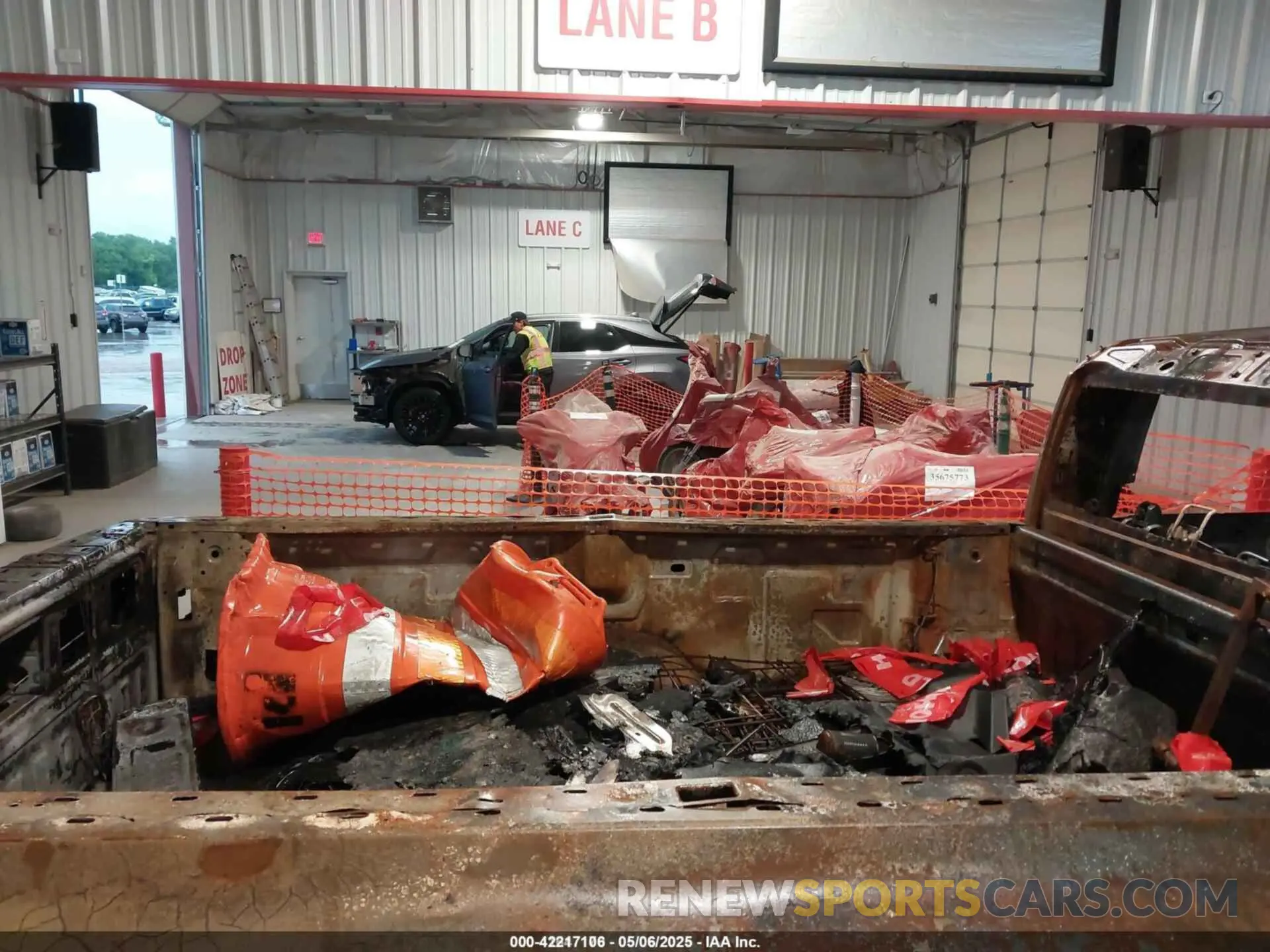 5 Photograph of a damaged car 1GT4USEY7SF146802 GMC SIERRA 3500HD 2025