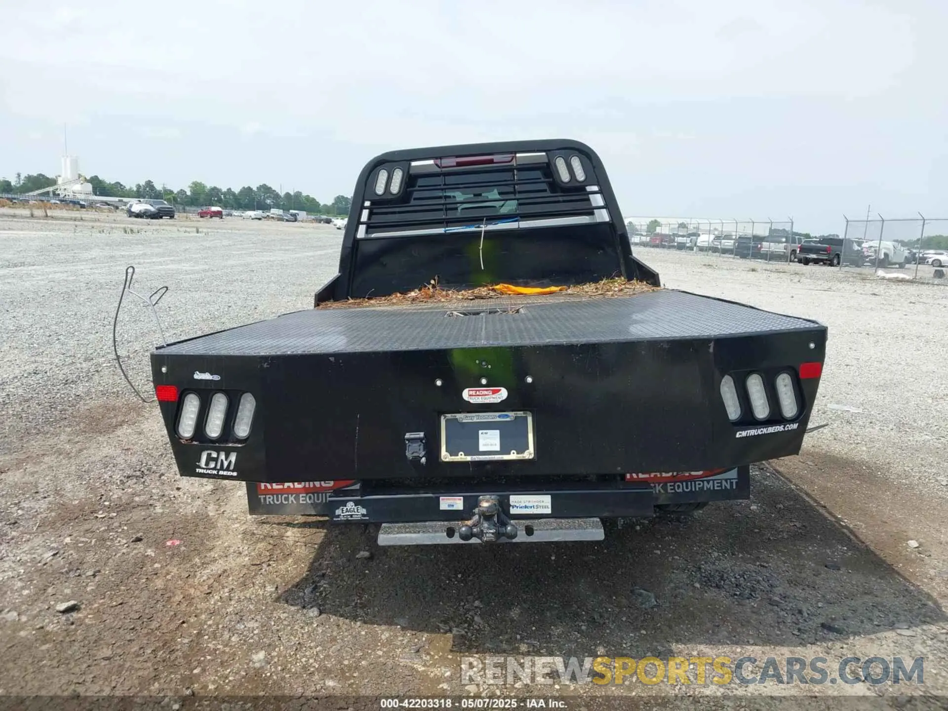 18 Photograph of a damaged car 1GD49SEY8MF285661 GMC SIERRA 3500HD CHASSIS 2021
