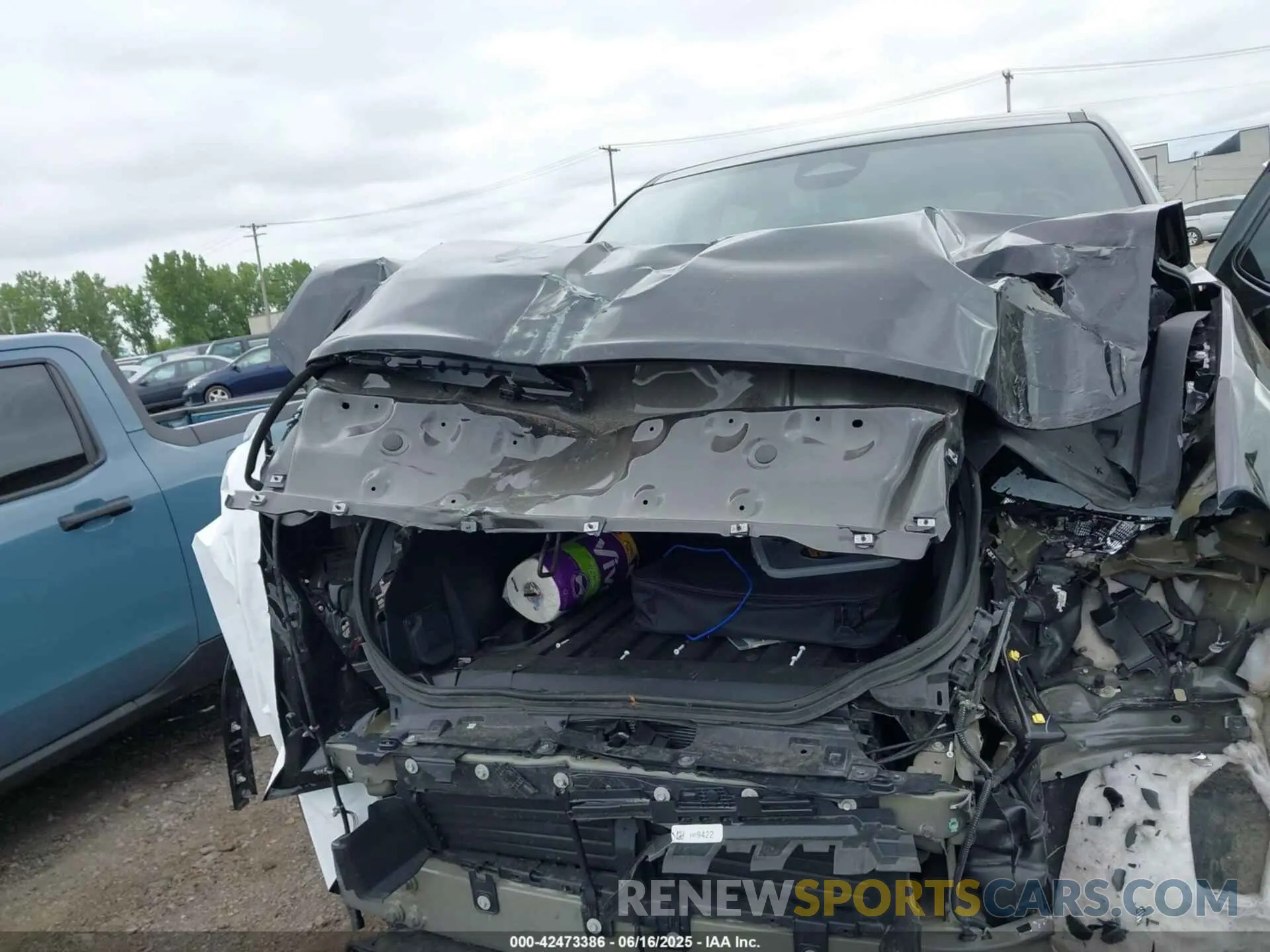 6 Photograph of a damaged car 1GT40LEL2SU100263 GMC SIERRA EV 2025