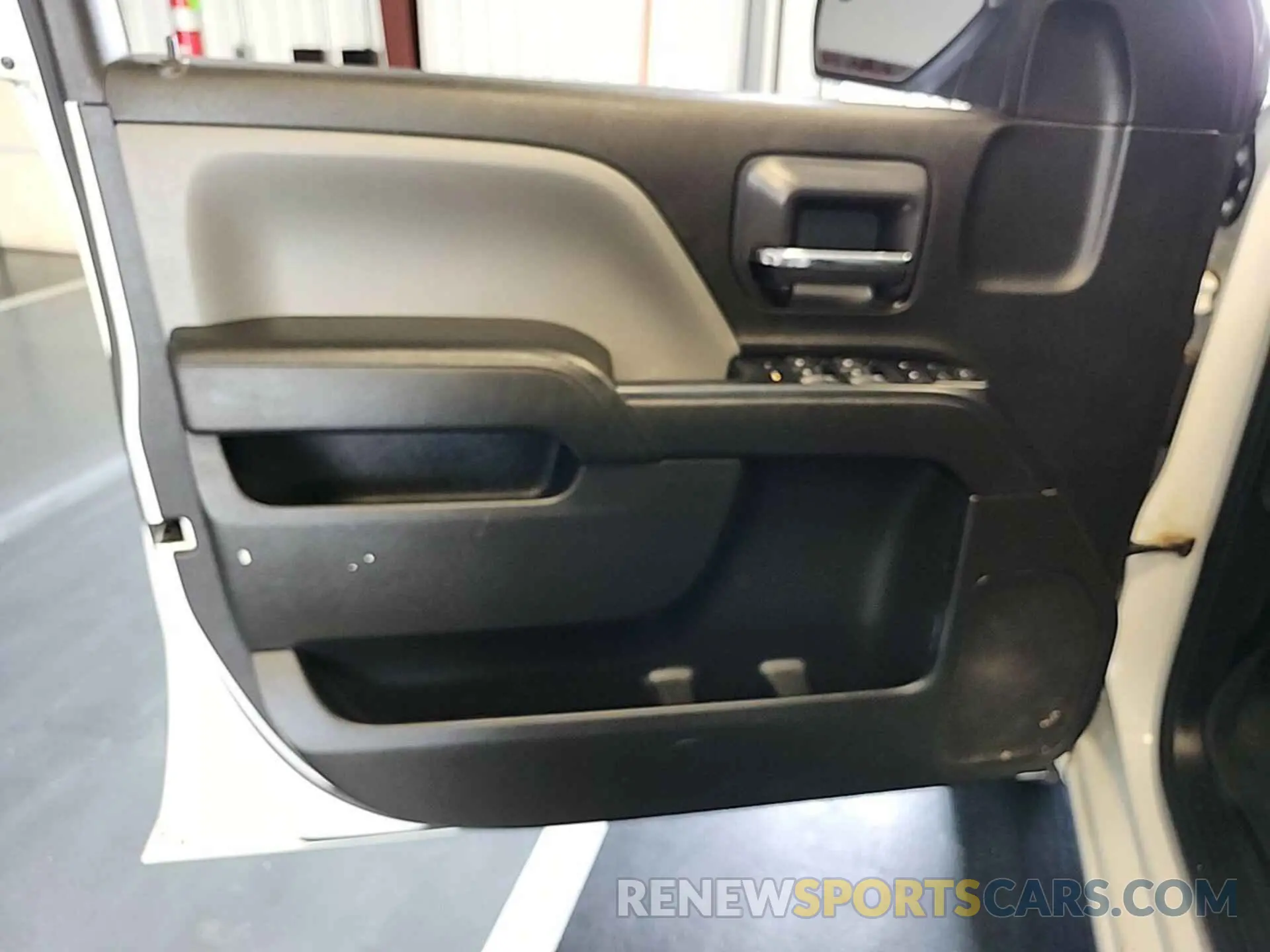 1 Photograph of a damaged car 2GTV2LEC2K1129840 GMC SIERRA LIMITED 2019