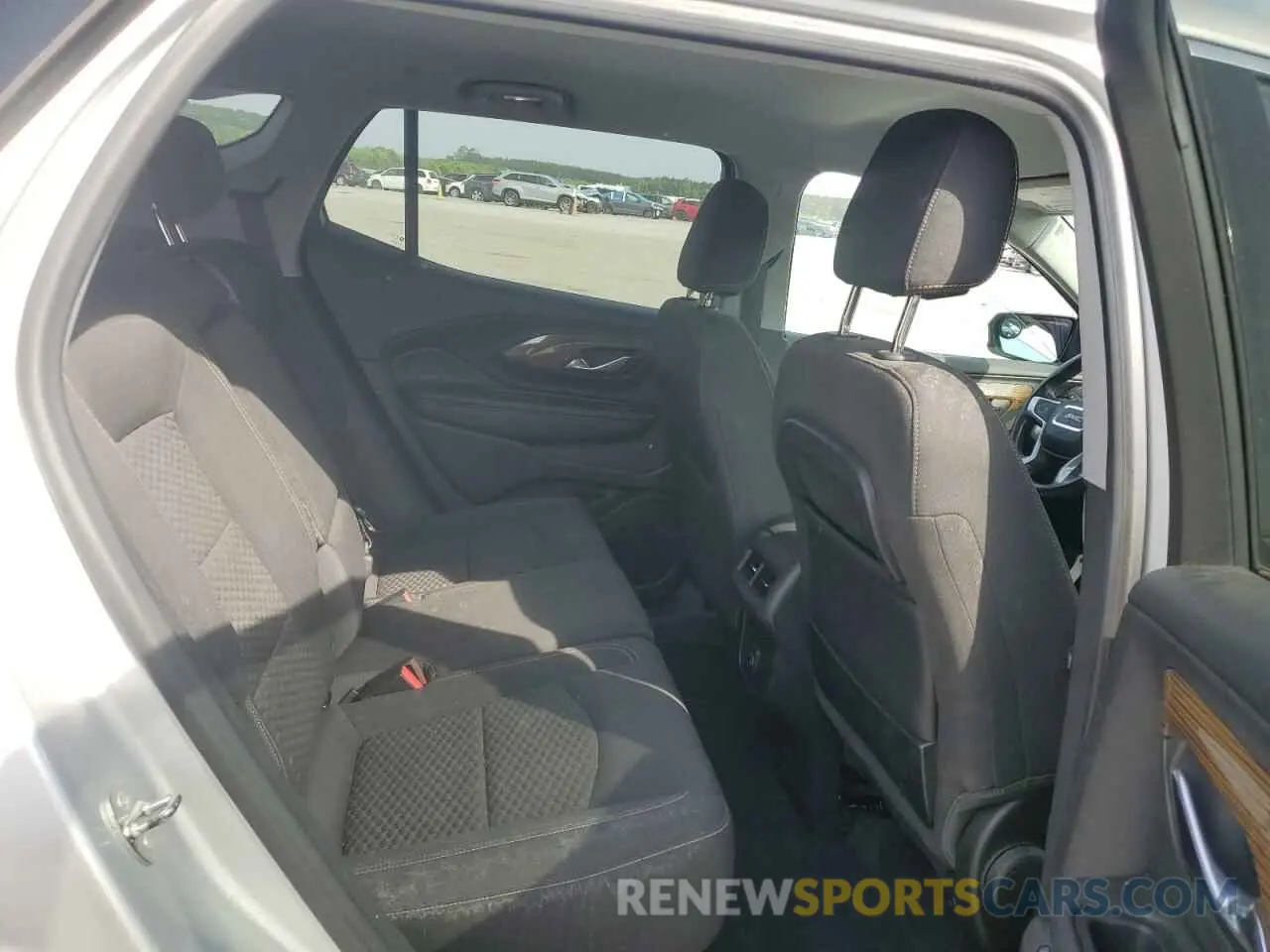 10 Photograph of a damaged car 3GKALMEV0KL118759 GMC TERRAIN 2019