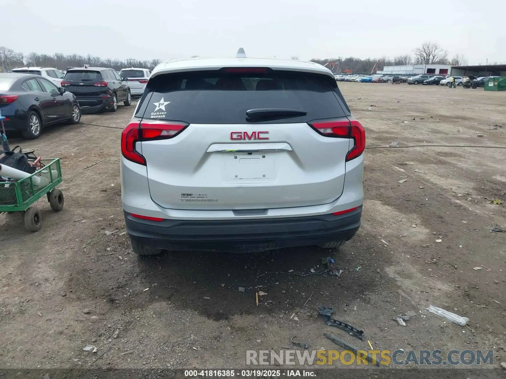 17 Photograph of a damaged car 3GKALMEV2KL110095 GMC TERRAIN 2019