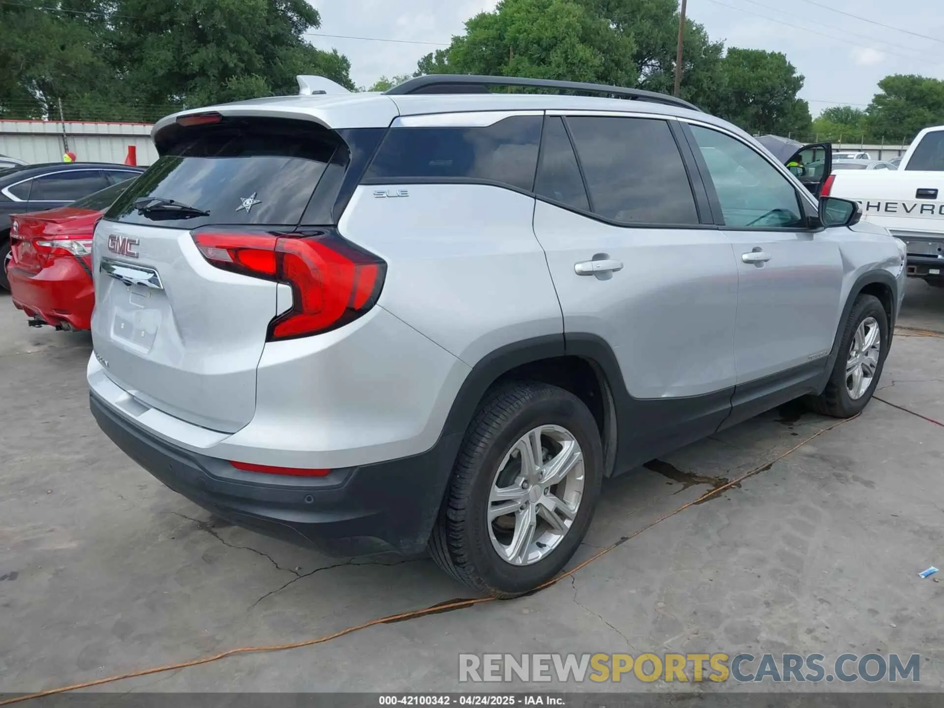 4 Фотография поврежденного автомобиля 3GKALMEV6KL156304 GMC TERRAIN 2019