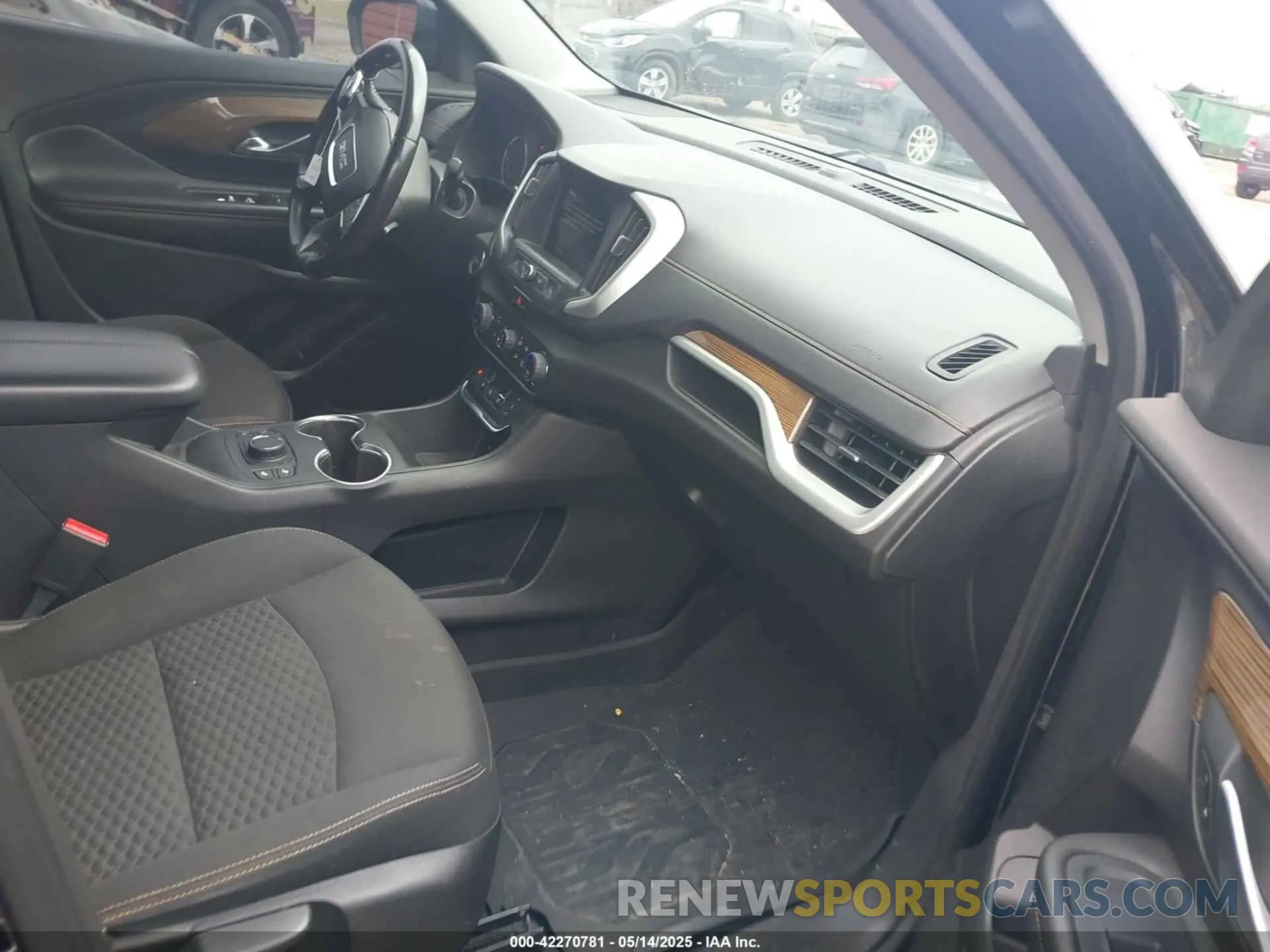 5 Photograph of a damaged car 3GKALMEV6KL252966 GMC TERRAIN 2019