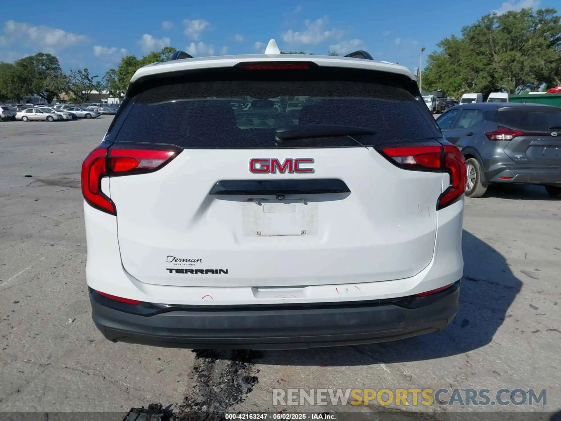 17 Photograph of a damaged car 3GKALMEVXKL272332 GMC TERRAIN 2019
