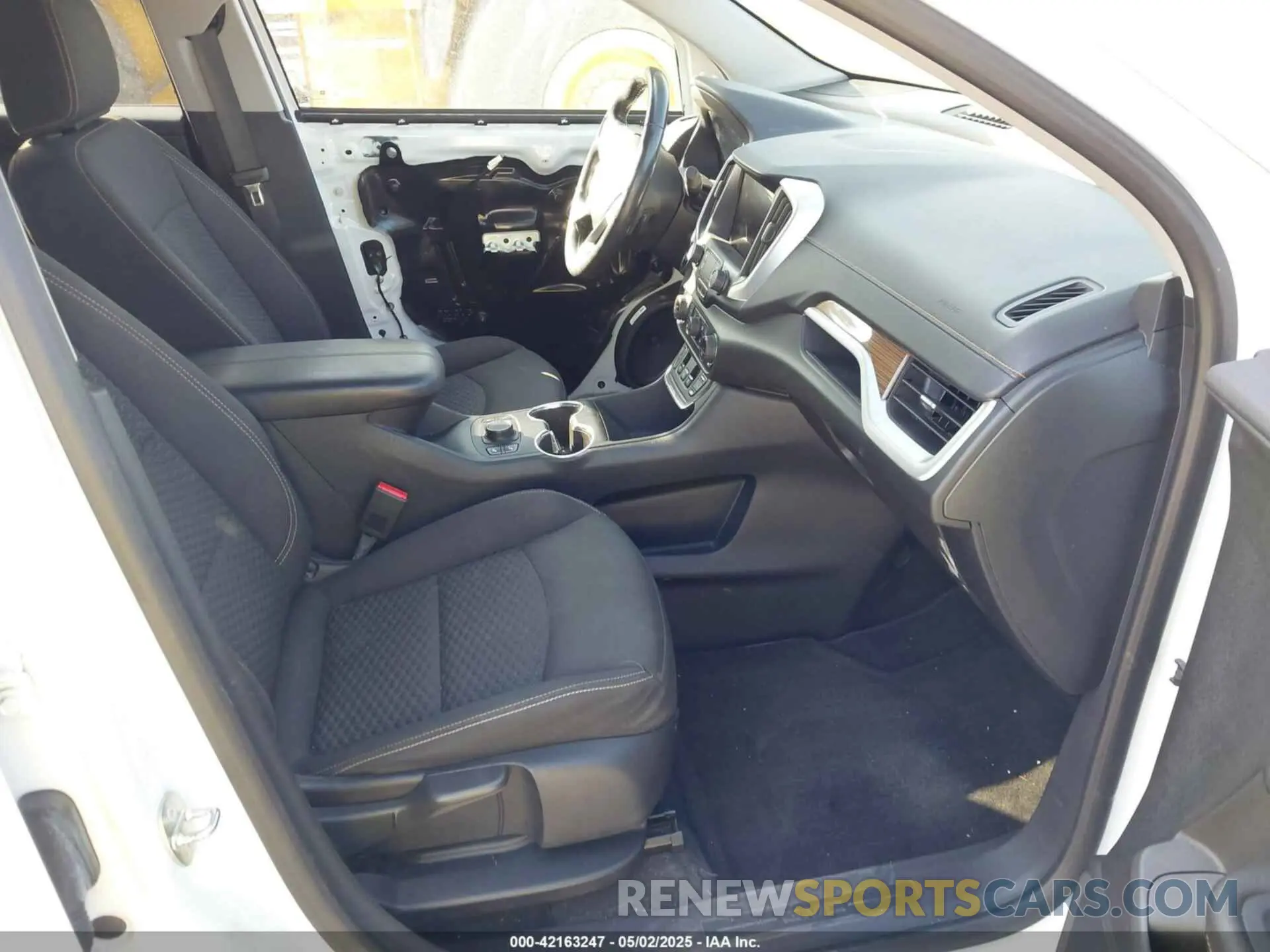 5 Photograph of a damaged car 3GKALMEVXKL272332 GMC TERRAIN 2019