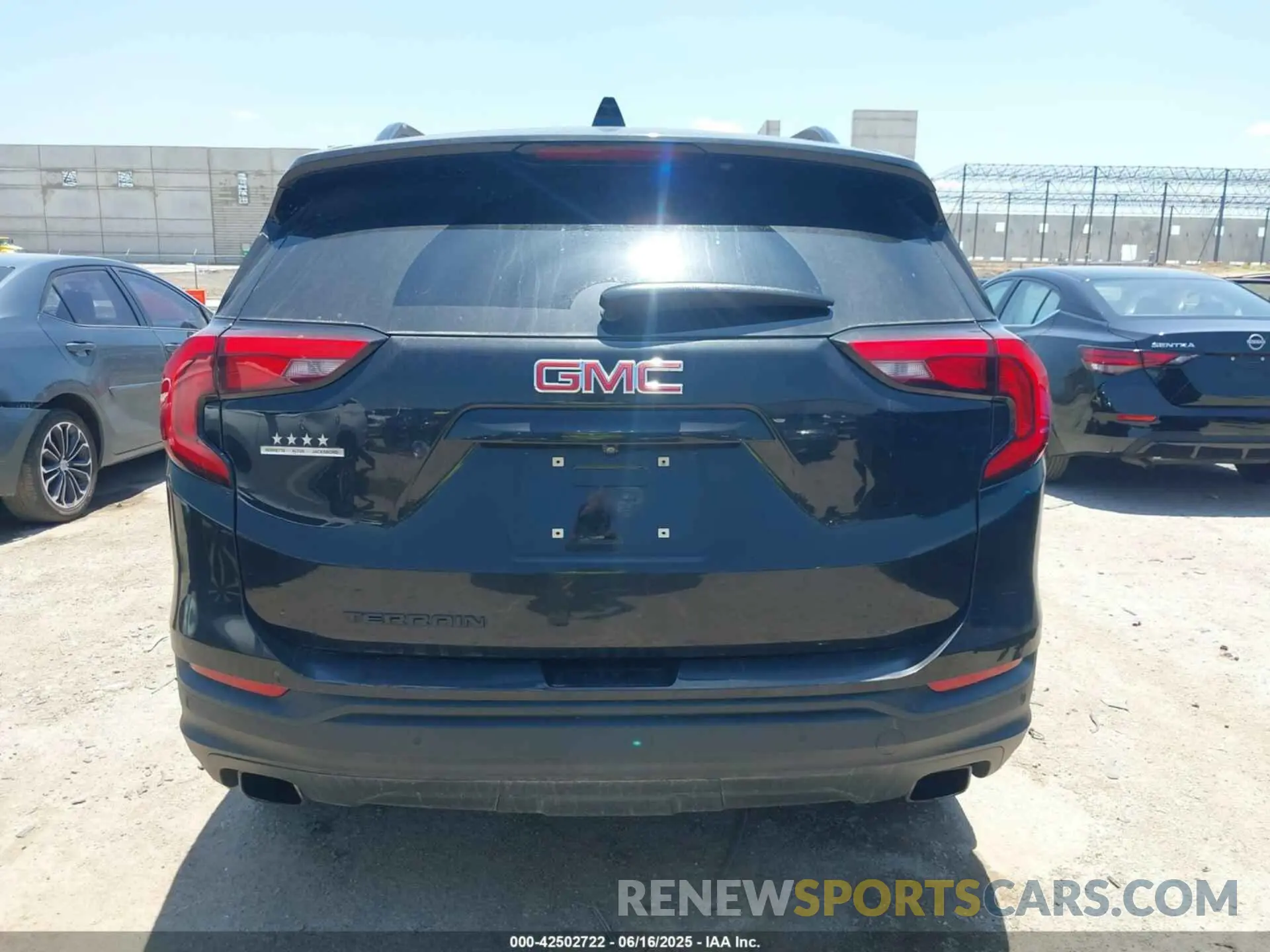 16 Photograph of a damaged car 3GKALMEX2KL122121 GMC TERRAIN 2019