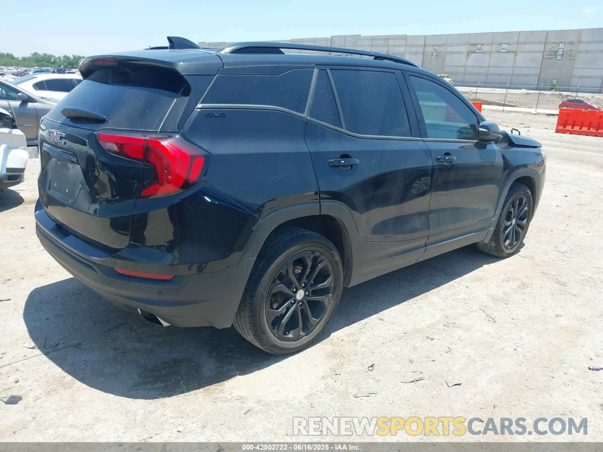 4 Photograph of a damaged car 3GKALMEX2KL122121 GMC TERRAIN 2019