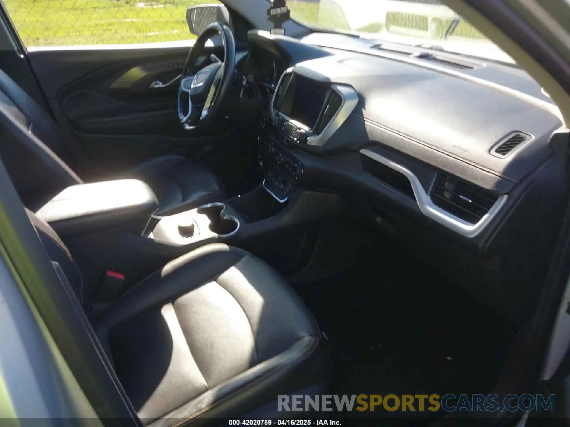 5 Photograph of a damaged car 3GKALPEV6KL361803 GMC TERRAIN 2019