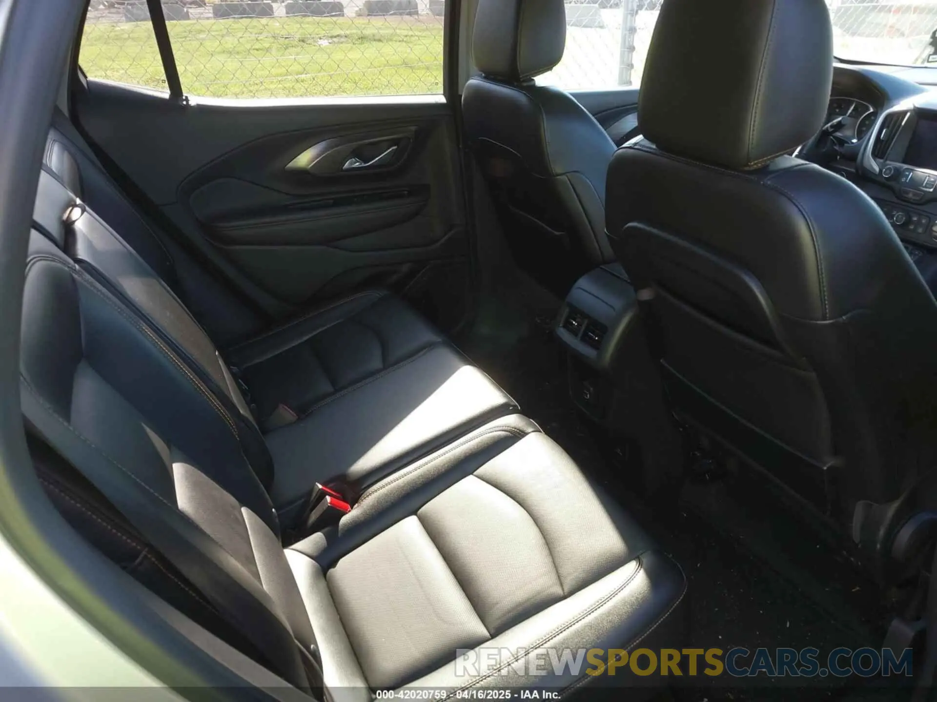 8 Photograph of a damaged car 3GKALPEV6KL361803 GMC TERRAIN 2019