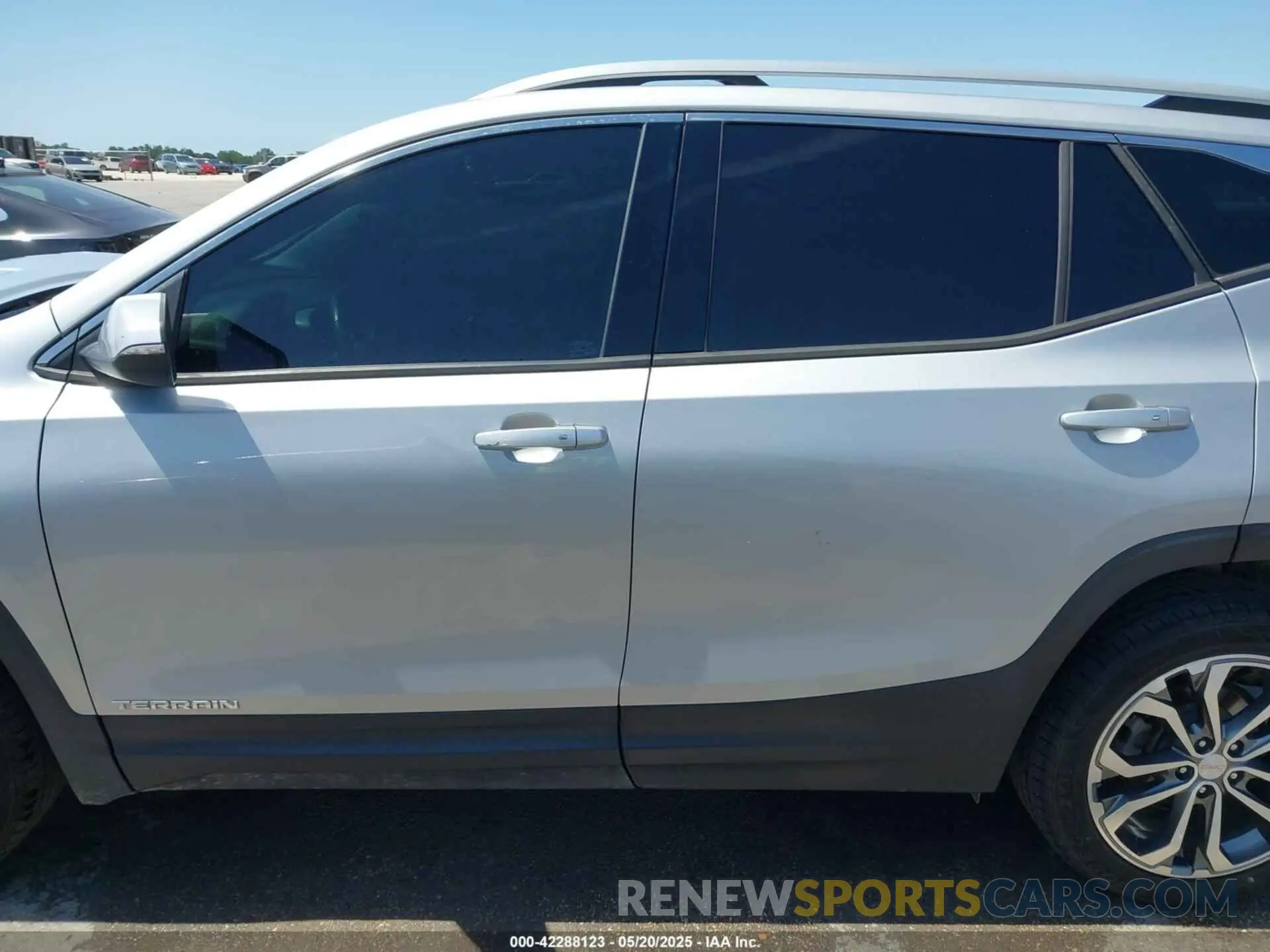 14 Photograph of a damaged car 3GKALPEVXKL202394 GMC TERRAIN 2019