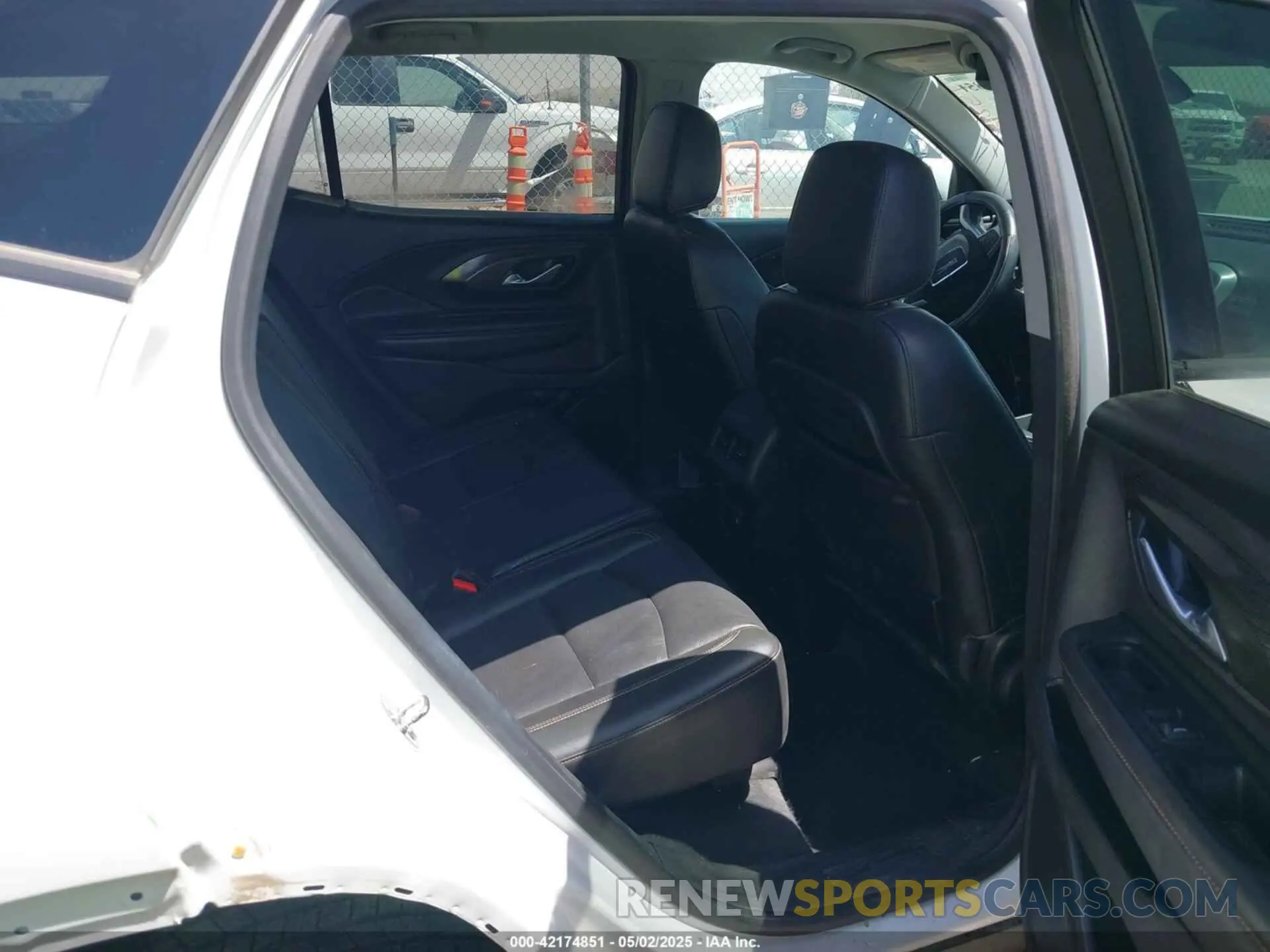 8 Photograph of a damaged car 3GKALPEX2KL198911 GMC TERRAIN 2019
