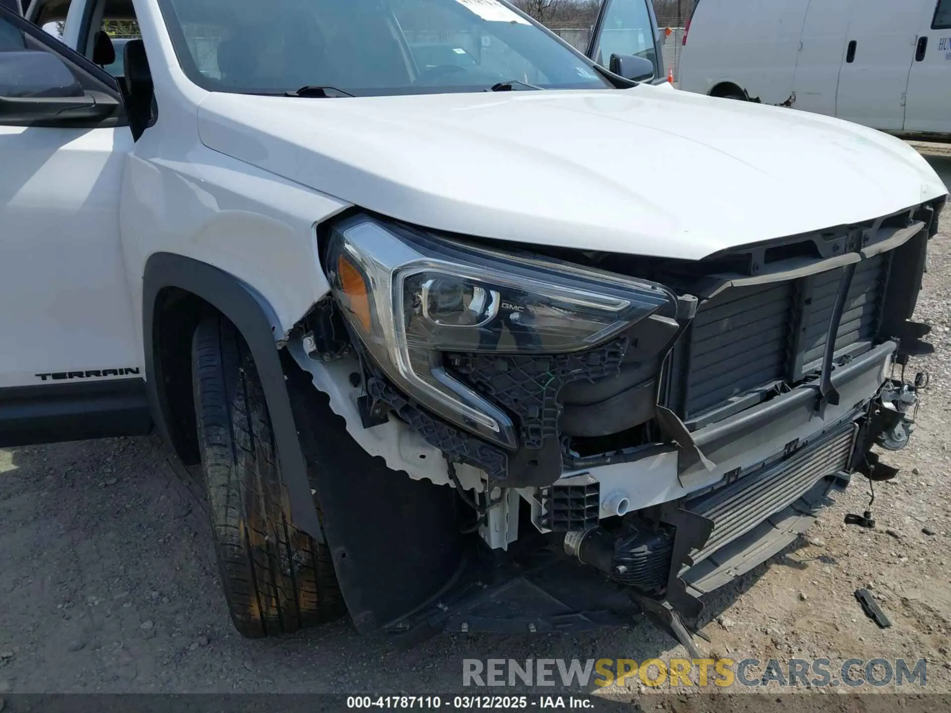 17 Photograph of a damaged car 3GKALPEX7KL357440 GMC TERRAIN 2019