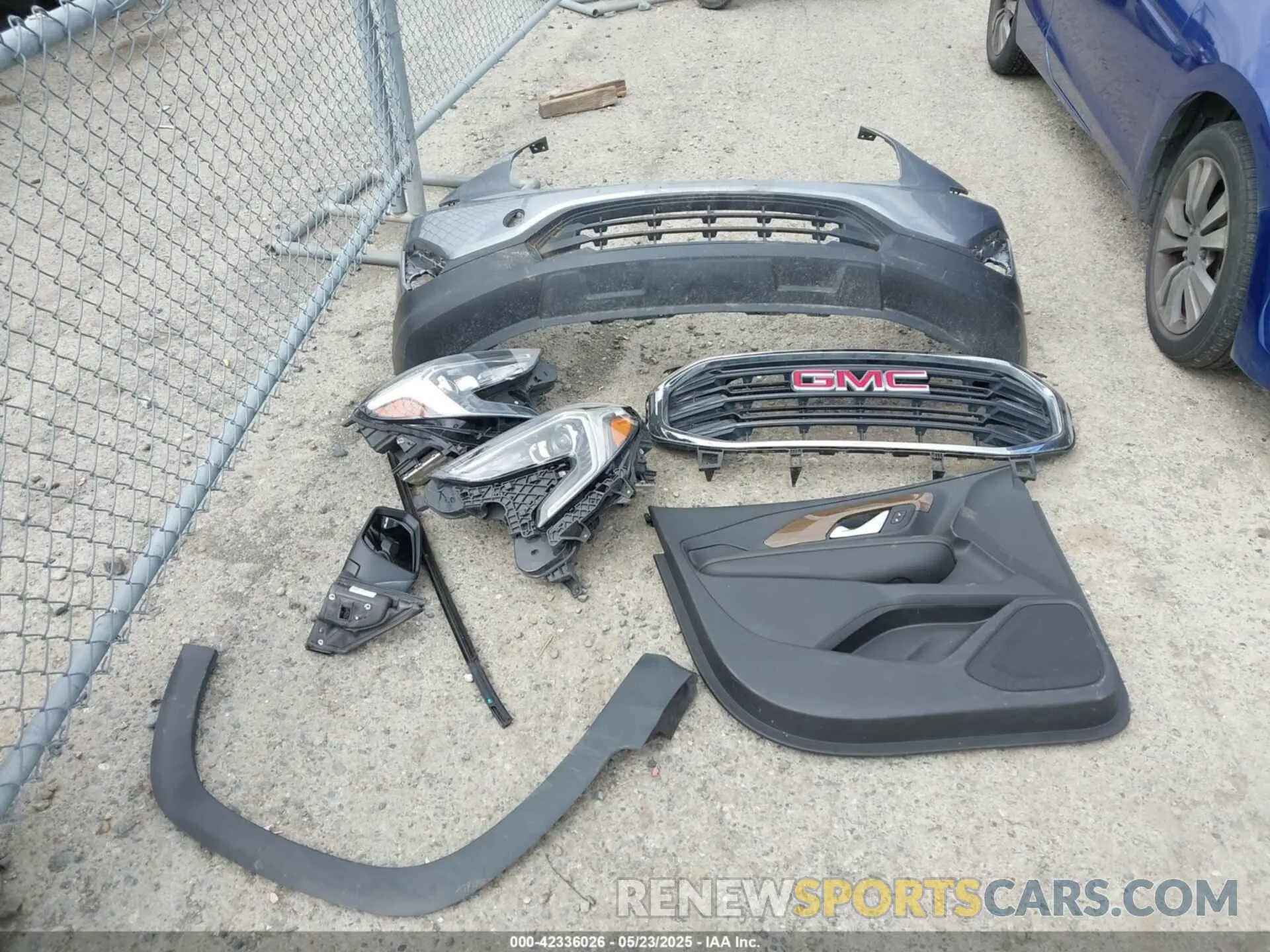 12 Photograph of a damaged car 3GKALTEV1KL293368 GMC TERRAIN 2019