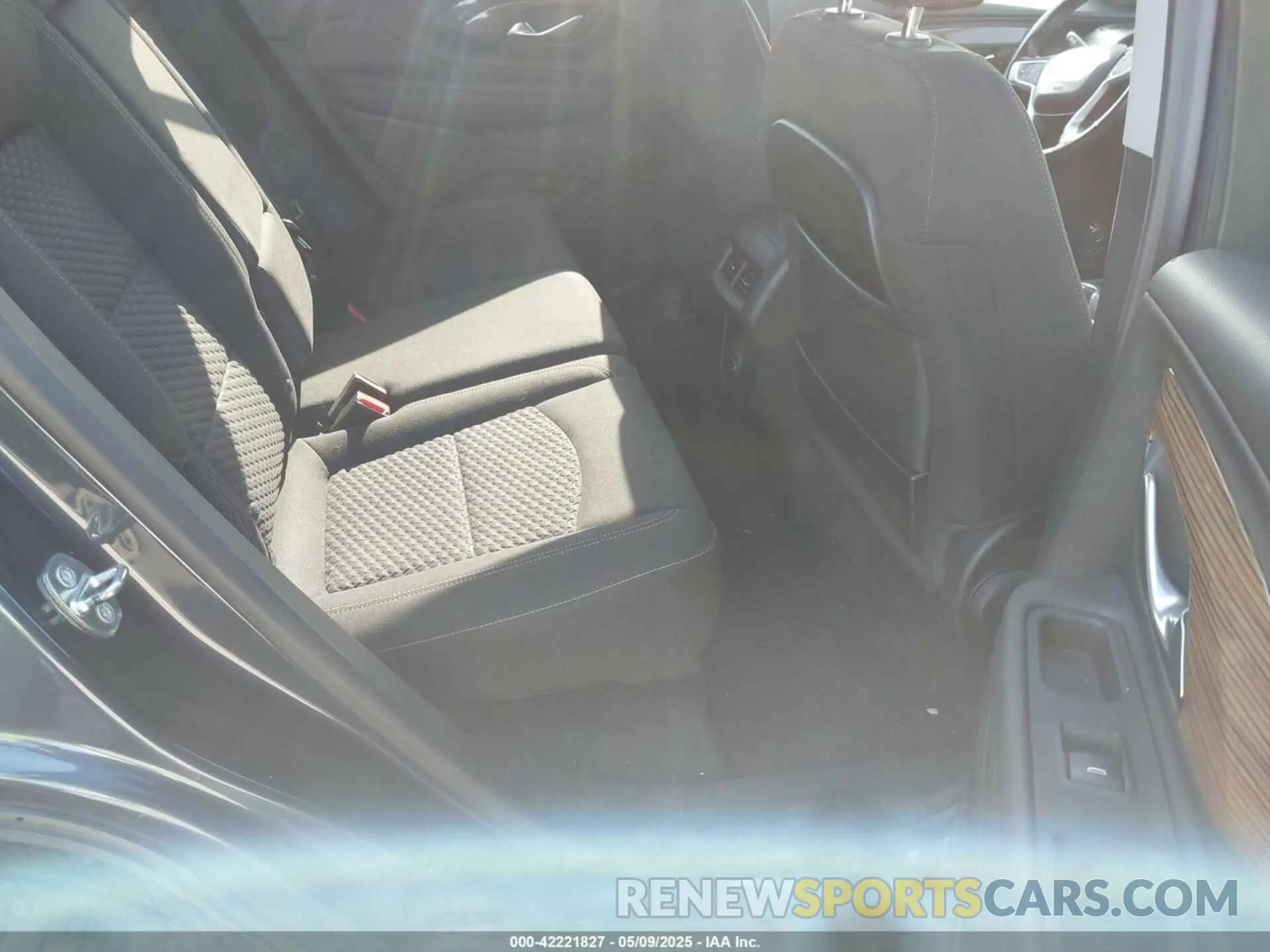 8 Photograph of a damaged car 3GKALTEV2KL112911 GMC TERRAIN 2019