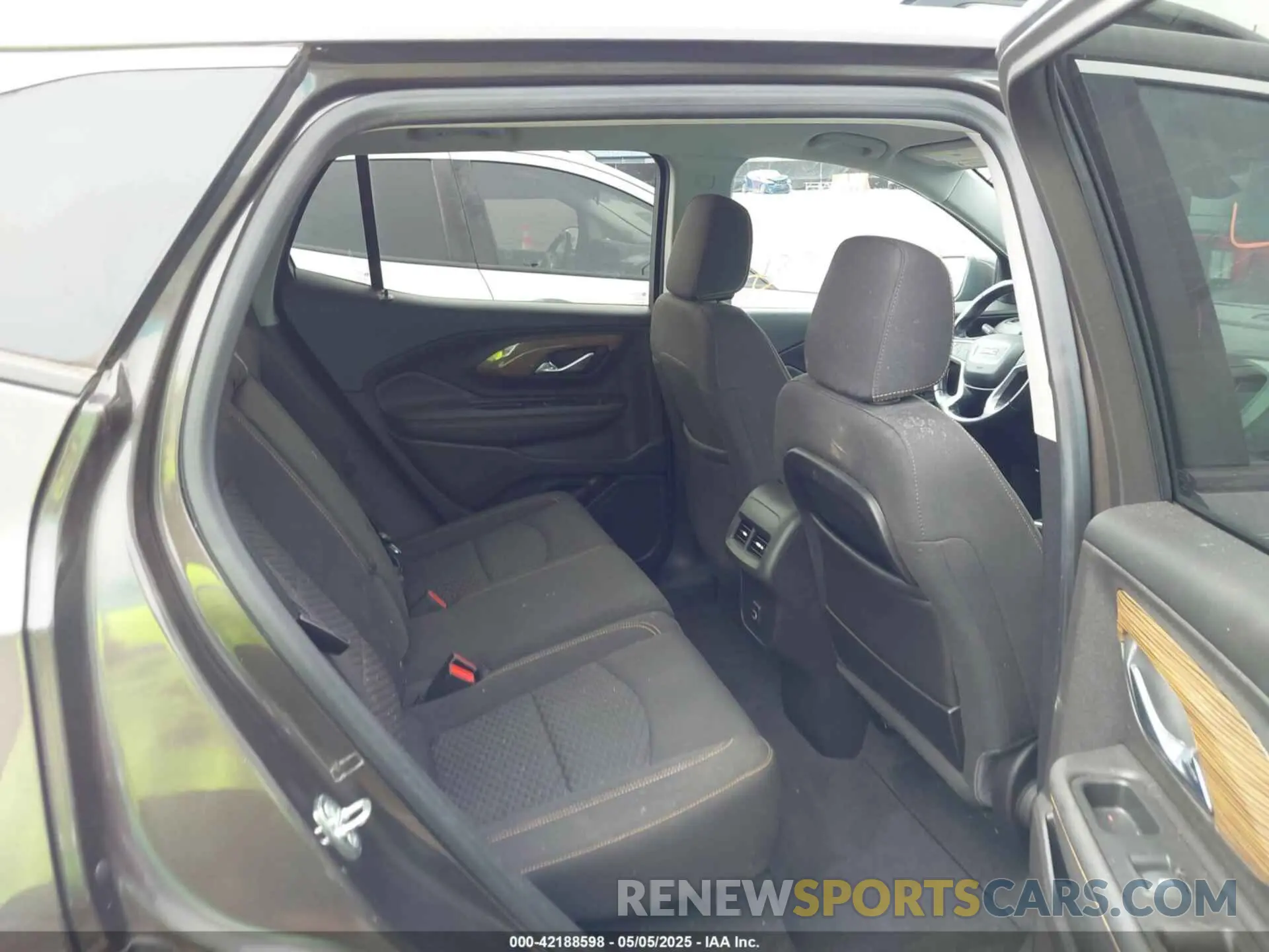 8 Photograph of a damaged car 3GKALTEV3KL154455 GMC TERRAIN 2019