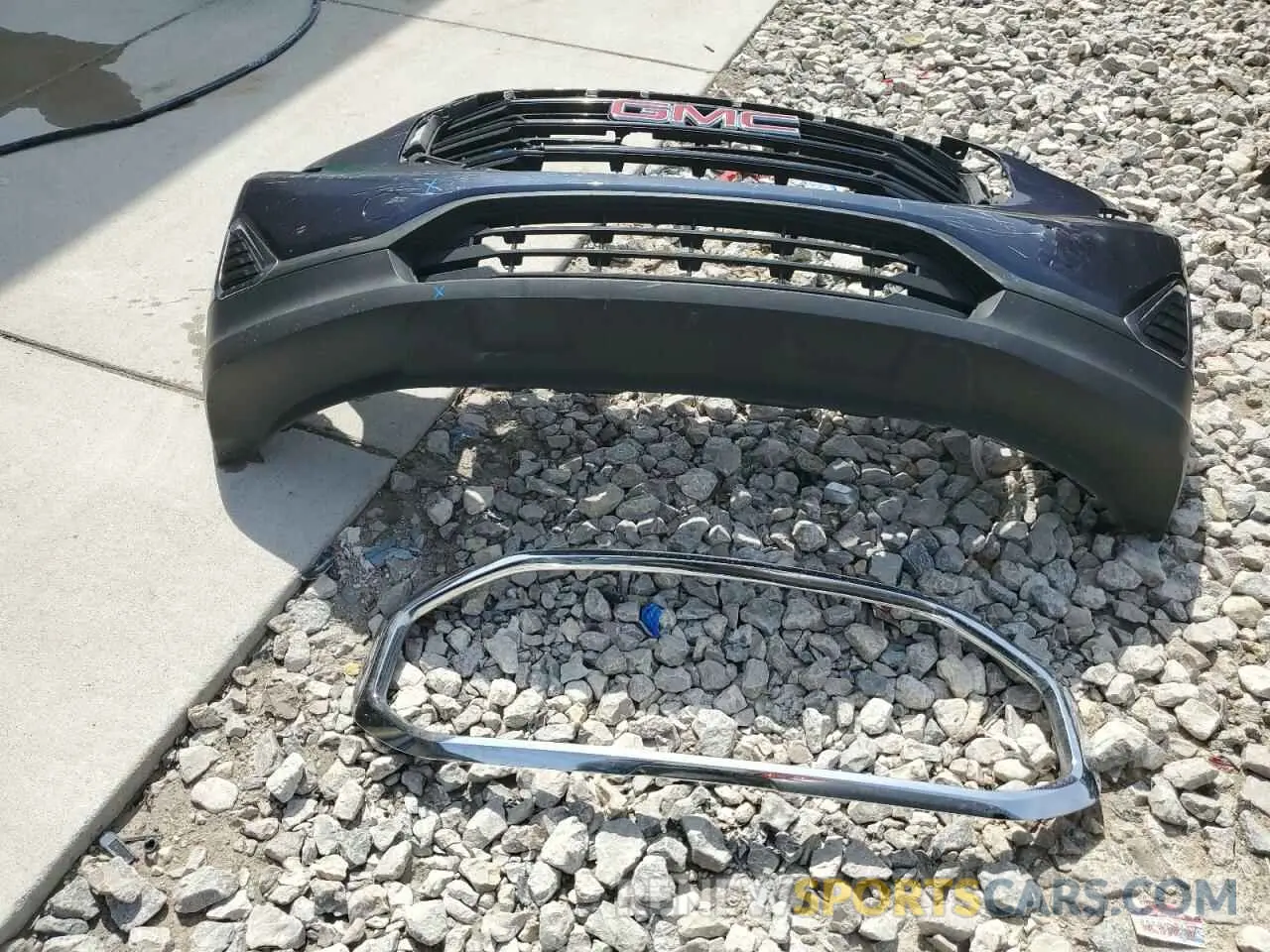 13 Photograph of a damaged car 3GKALTEV5KL120095 GMC TERRAIN 2019