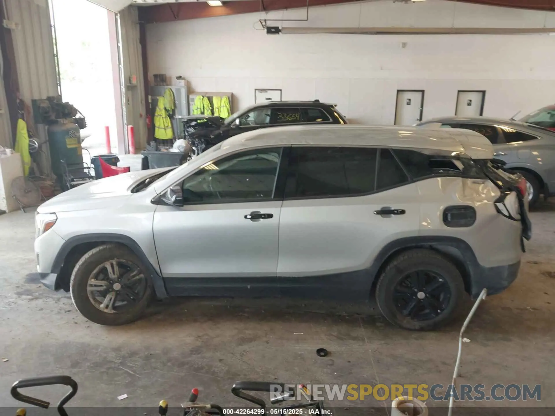 14 Photograph of a damaged car 3GKALTEV7KL209327 GMC TERRAIN 2019
