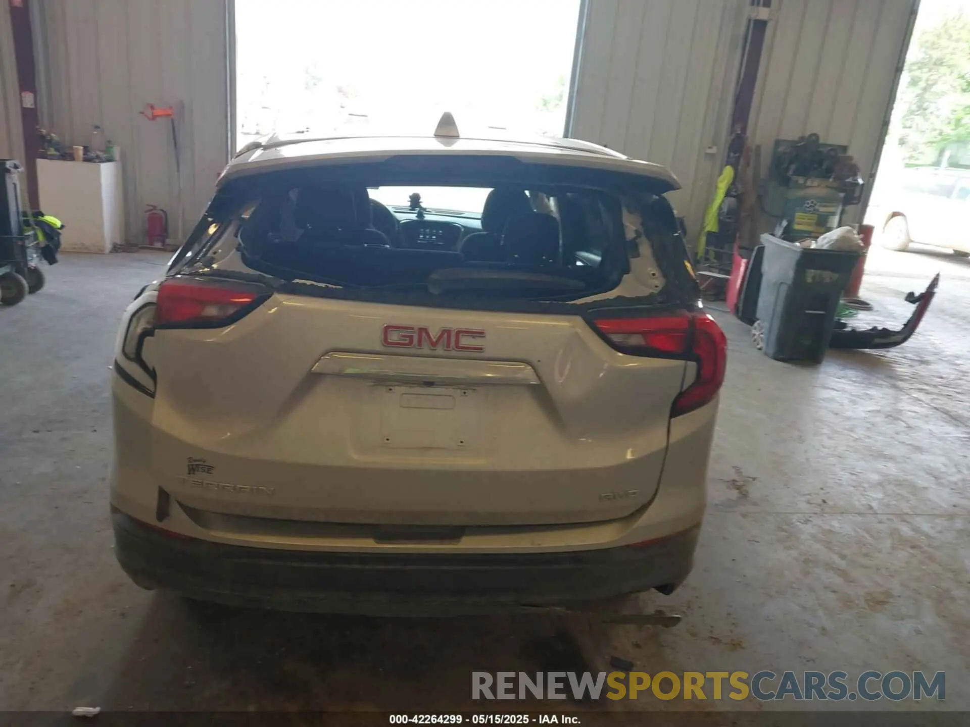 16 Photograph of a damaged car 3GKALTEV7KL209327 GMC TERRAIN 2019