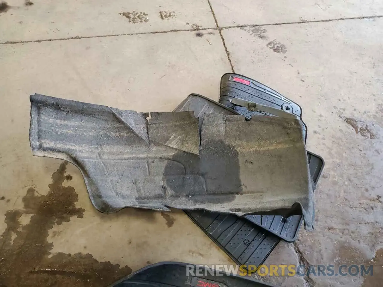 13 Photograph of a damaged car 3GKALTEV7KL285727 GMC TERRAIN 2019