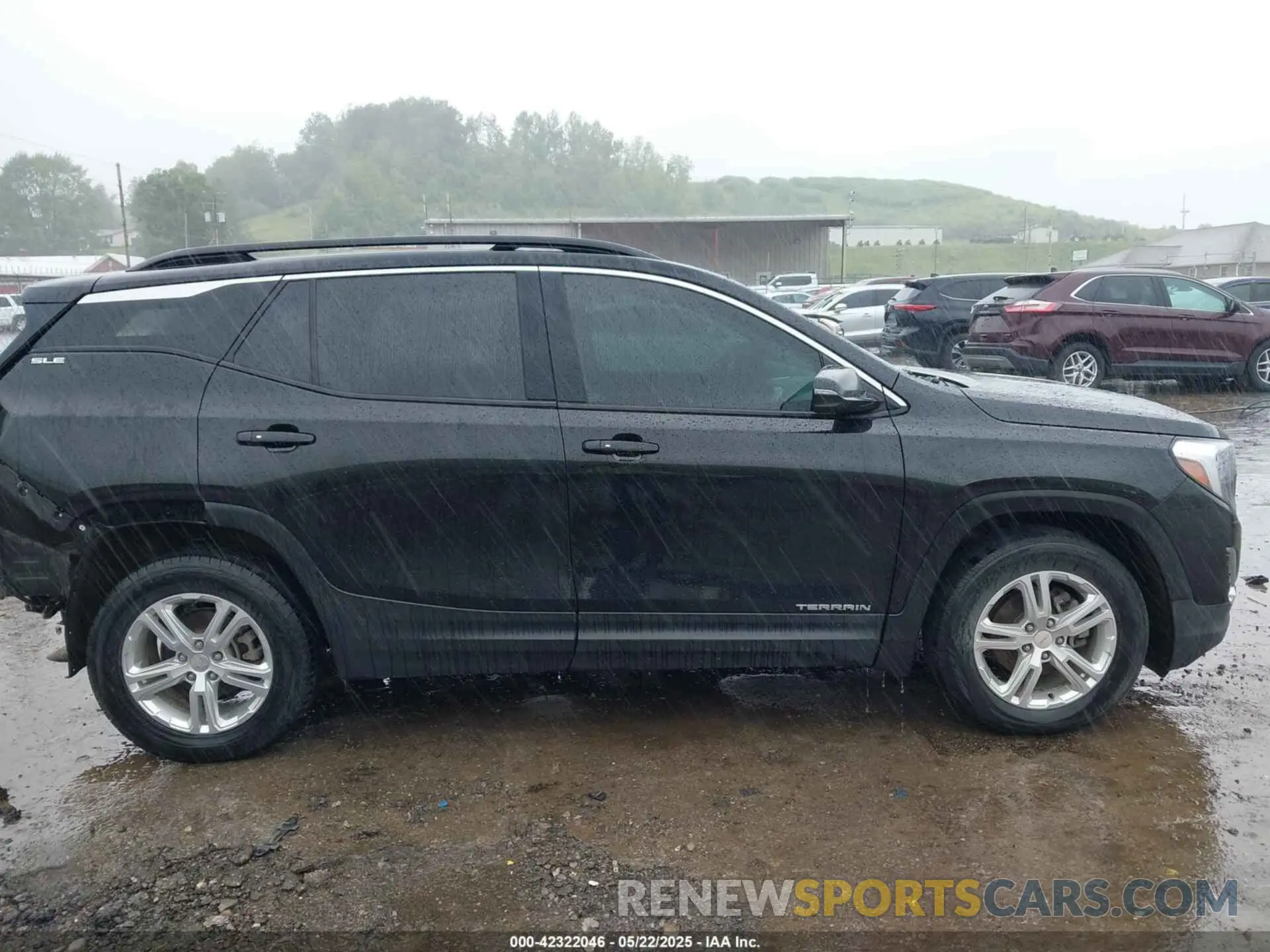 13 Photograph of a damaged car 3GKALTEV7KL371622 GMC TERRAIN 2019
