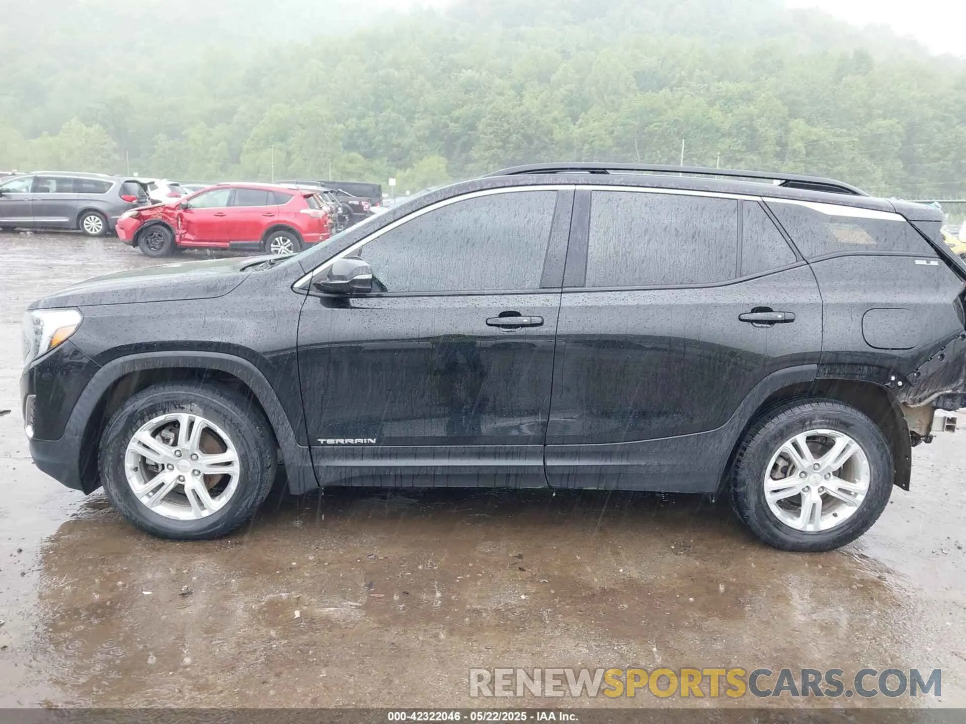 14 Photograph of a damaged car 3GKALTEV7KL371622 GMC TERRAIN 2019