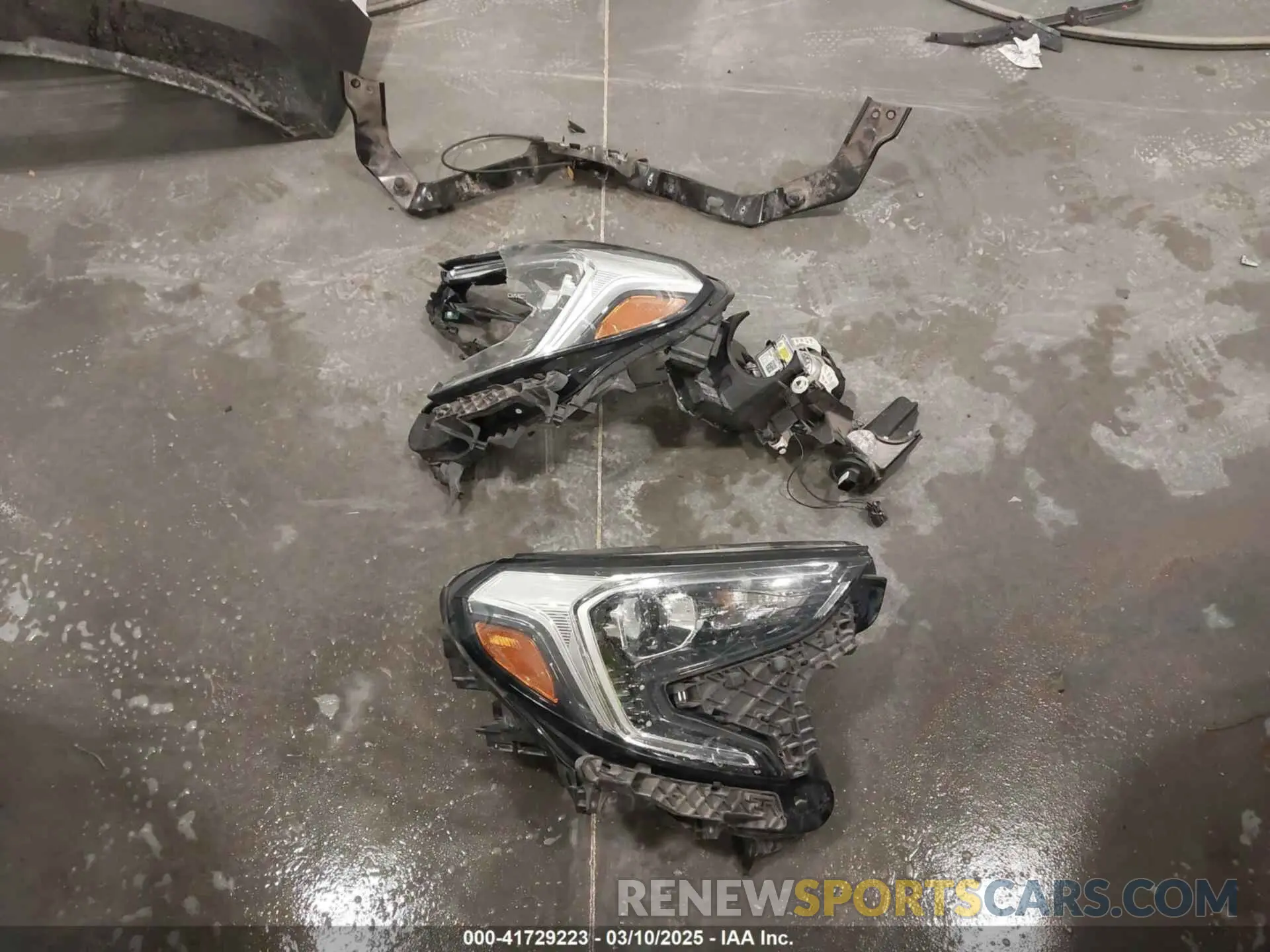 18 Photograph of a damaged car 3GKALVEV0KL183181 GMC TERRAIN 2019