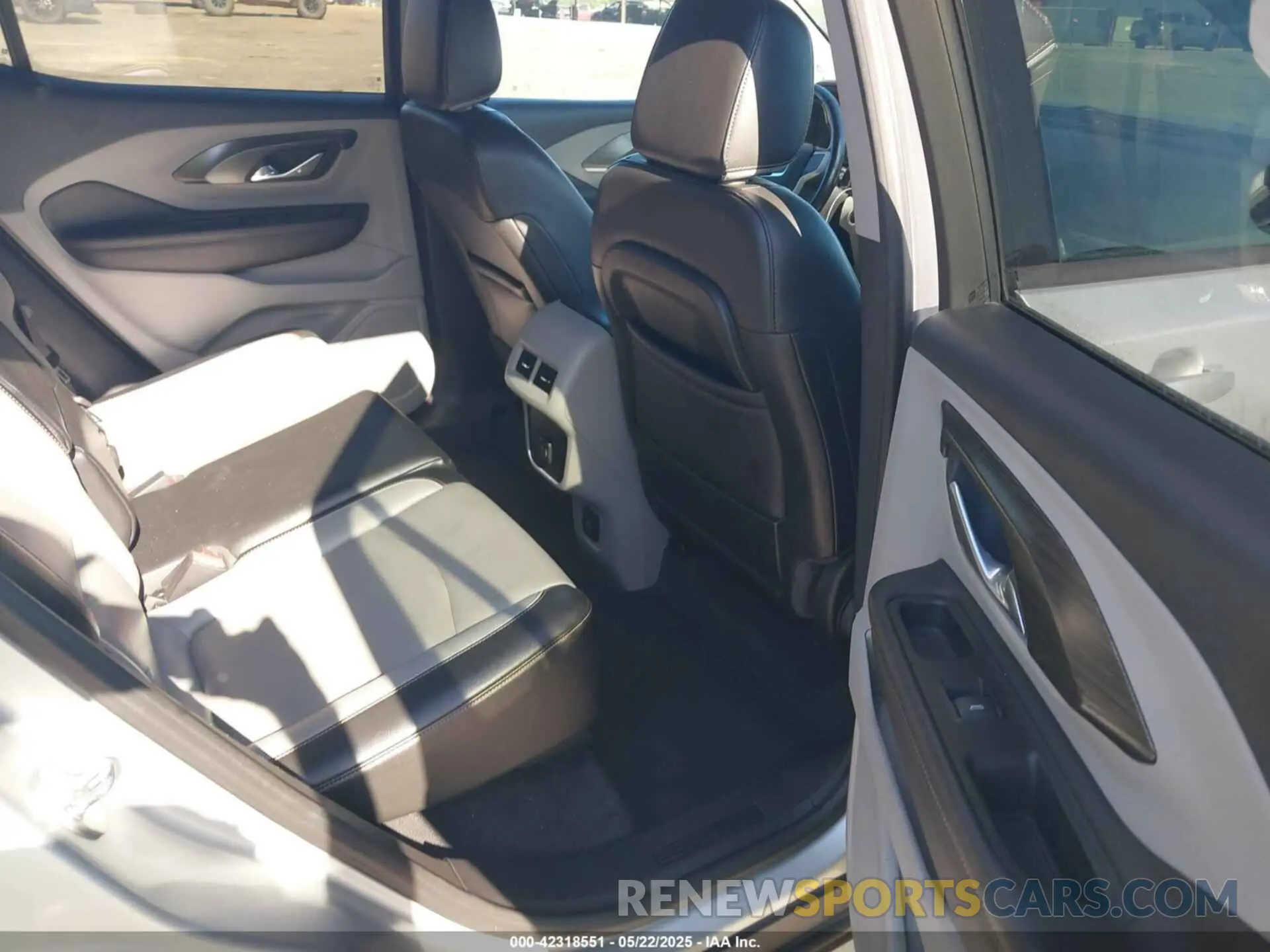 8 Photograph of a damaged car 3GKALVEV6KL341085 GMC TERRAIN 2019