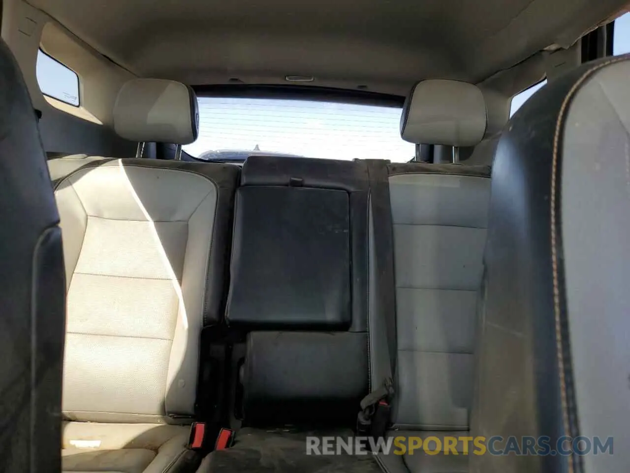 10 Photograph of a damaged car 3GKALVEX4KL275802 GMC TERRAIN 2019