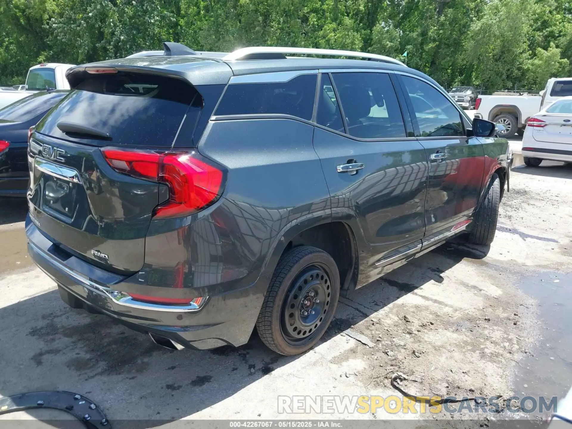 4 Photograph of a damaged car 3GKALXEX1KL375173 GMC TERRAIN 2019