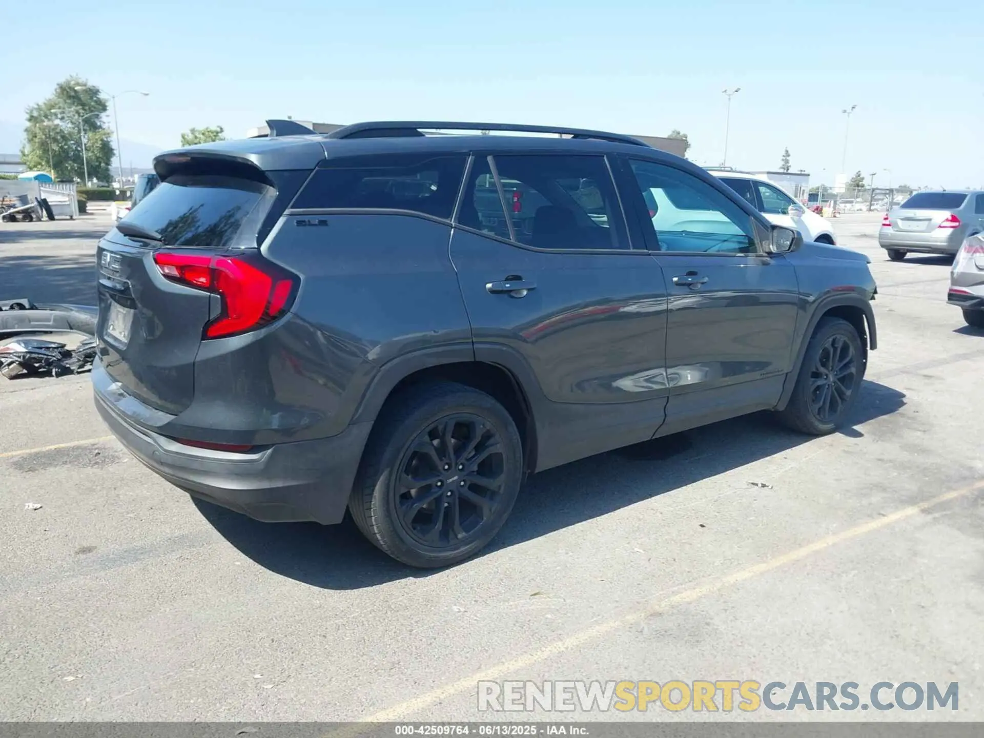 4 Photograph of a damaged car 3GKALMEV0LL135949 GMC TERRAIN 2020