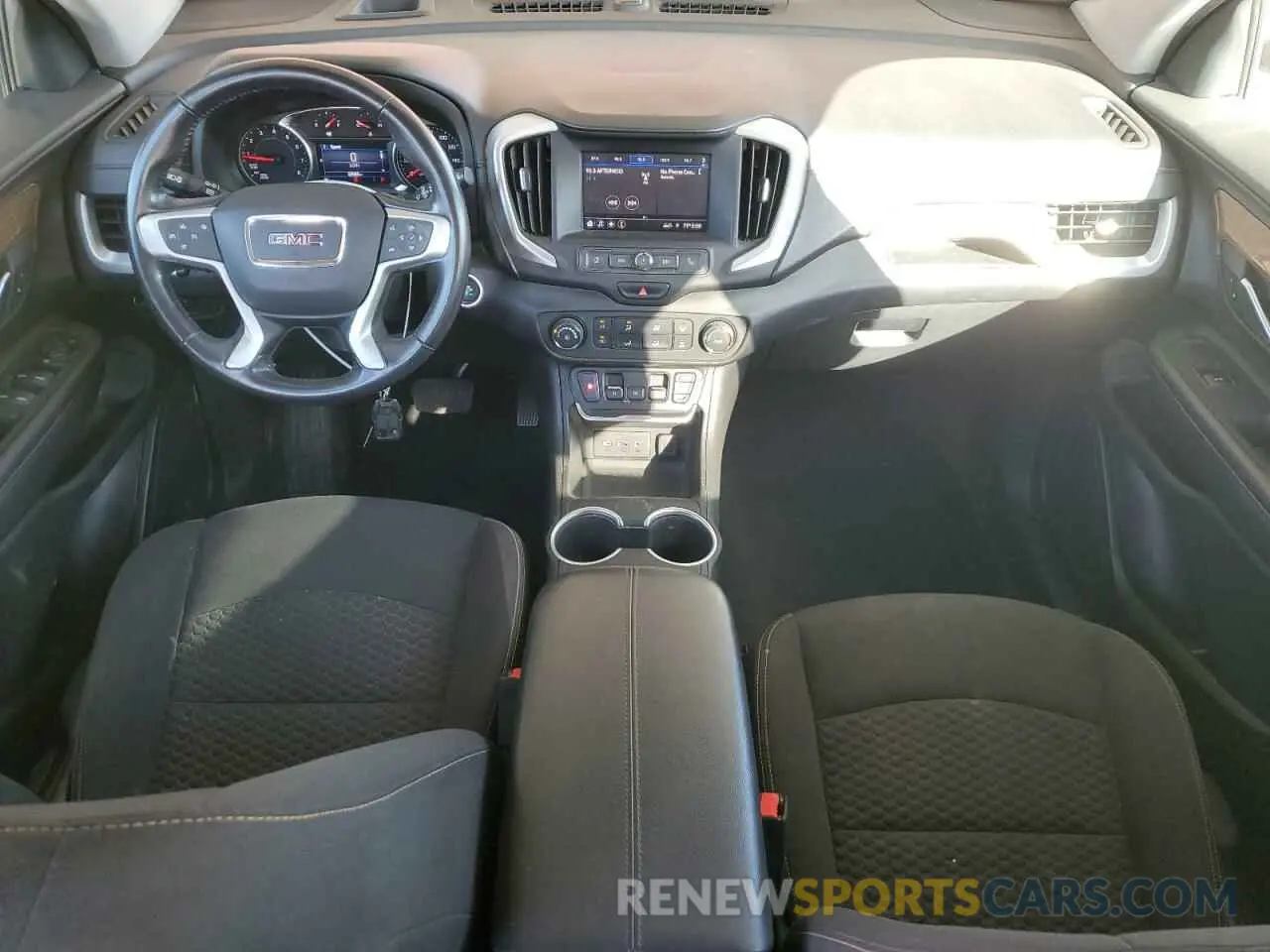 8 Photograph of a damaged car 3GKALMEV0LL238207 GMC TERRAIN 2020