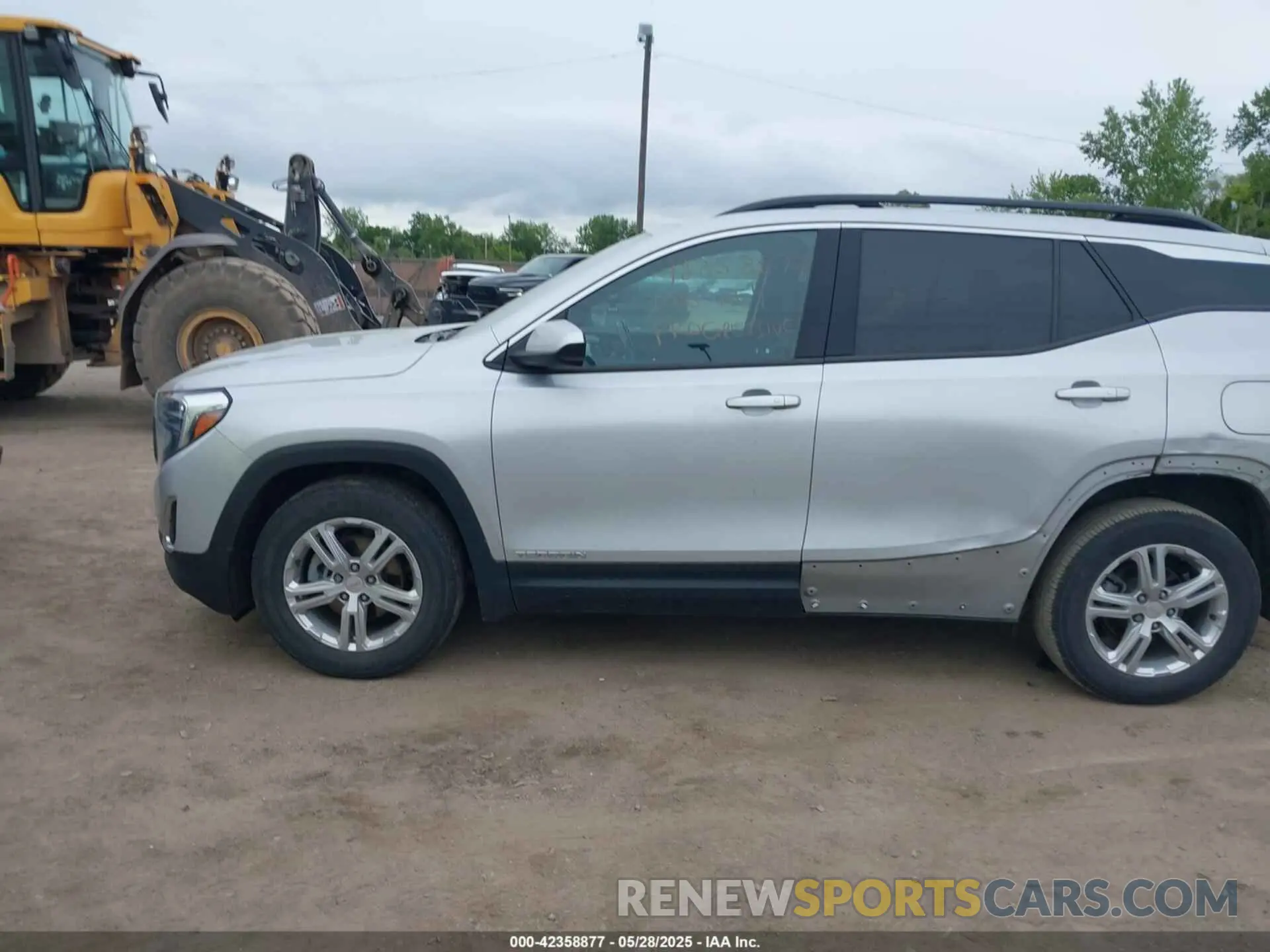 14 Photograph of a damaged car 3GKALMEV1LL125513 GMC TERRAIN 2020