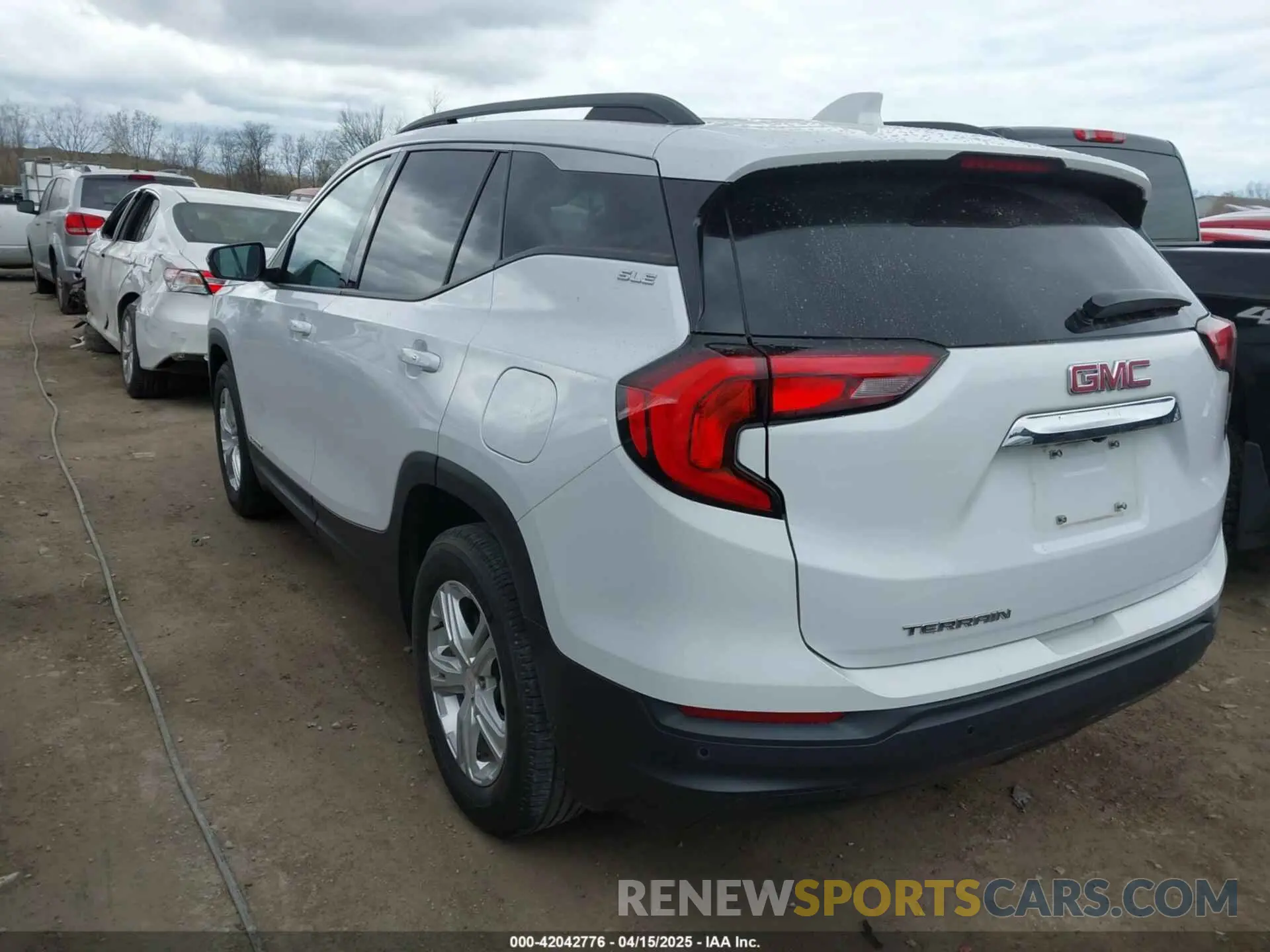 3 Фотография поврежденного автомобиля 3GKALMEV1LL141985 GMC TERRAIN 2020