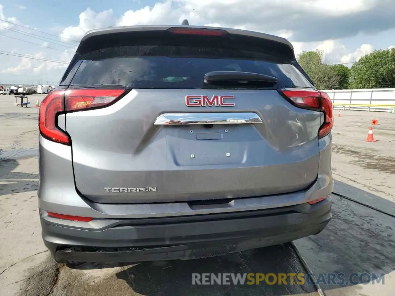 6 Photograph of a damaged car 3GKALMEV1LL336971 GMC TERRAIN 2020