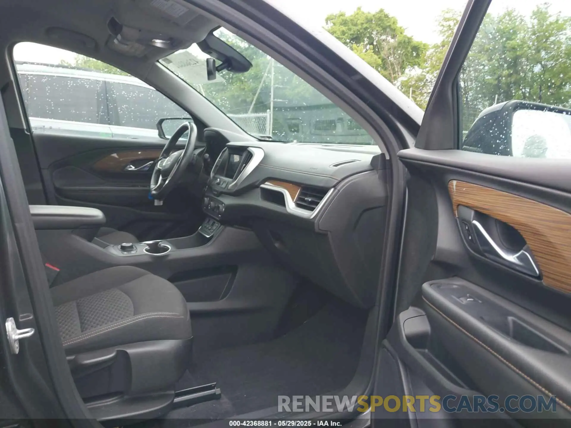 5 Photograph of a damaged car 3GKALMEV2LL211283 GMC TERRAIN 2020