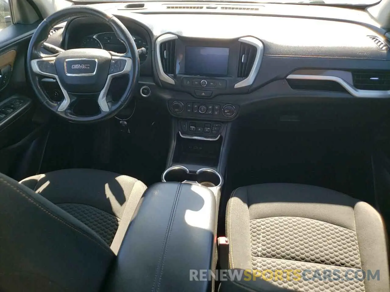 8 Photograph of a damaged car 3GKALMEV5LL230538 GMC TERRAIN 2020