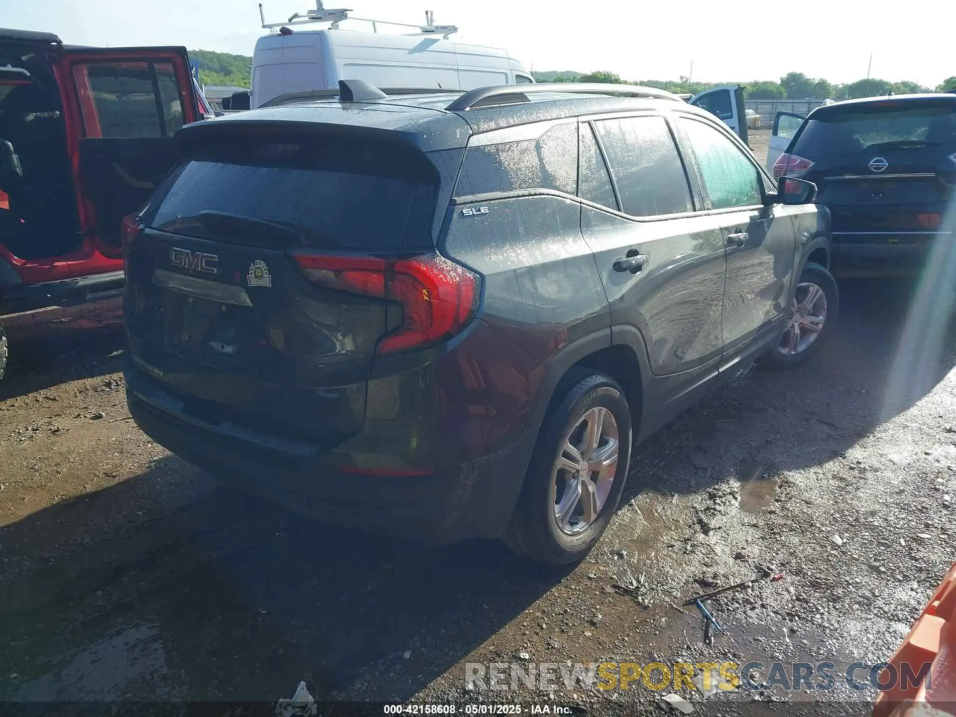 4 Photograph of a damaged car 3GKALMEV5LL231351 GMC TERRAIN 2020