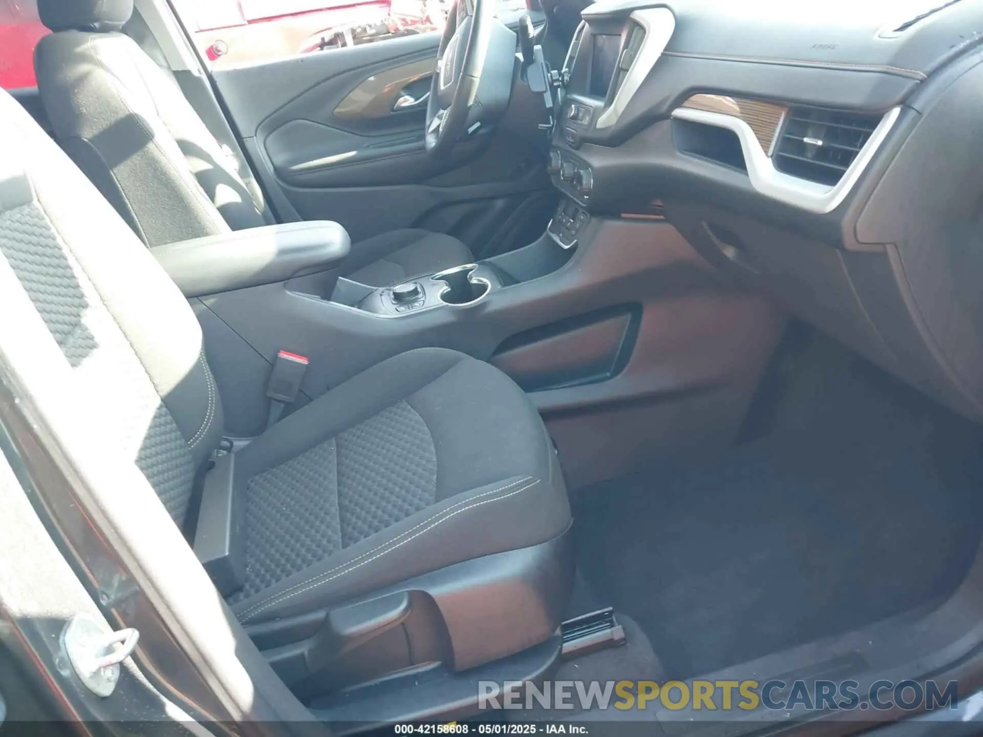5 Photograph of a damaged car 3GKALMEV5LL231351 GMC TERRAIN 2020