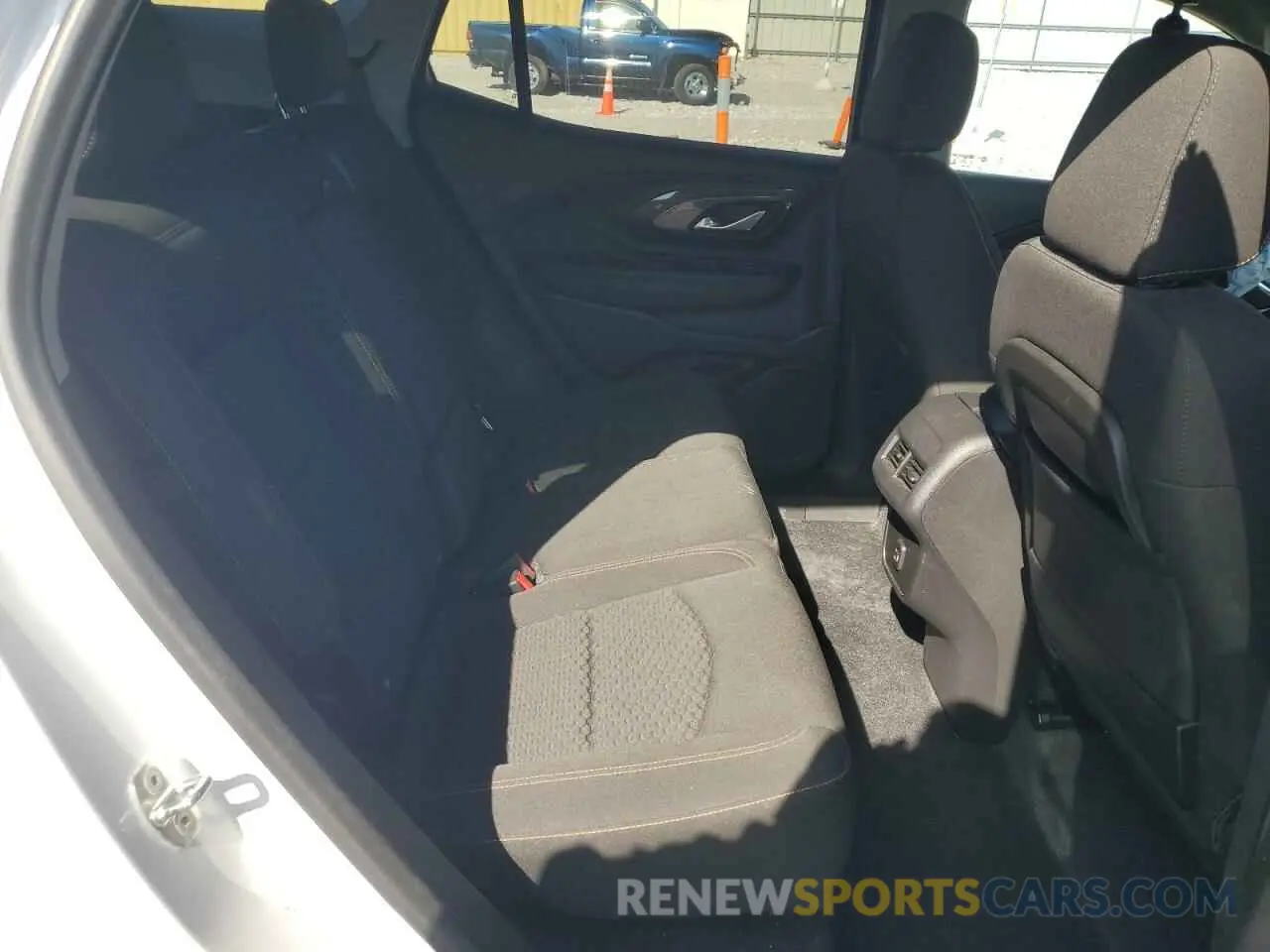 11 Photograph of a damaged car 3GKALMEV5LL298709 GMC TERRAIN 2020