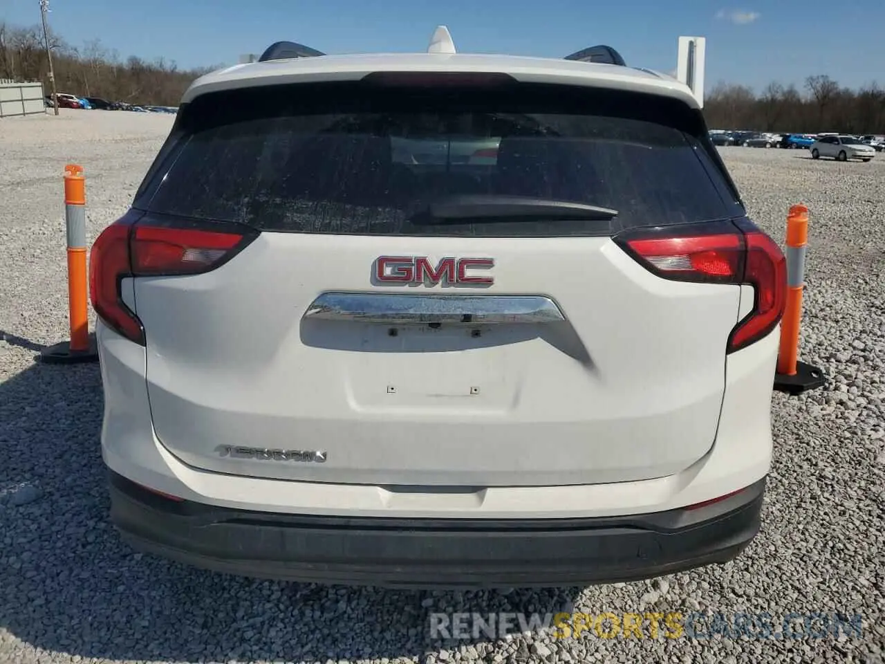 6 Photograph of a damaged car 3GKALMEV5LL298709 GMC TERRAIN 2020