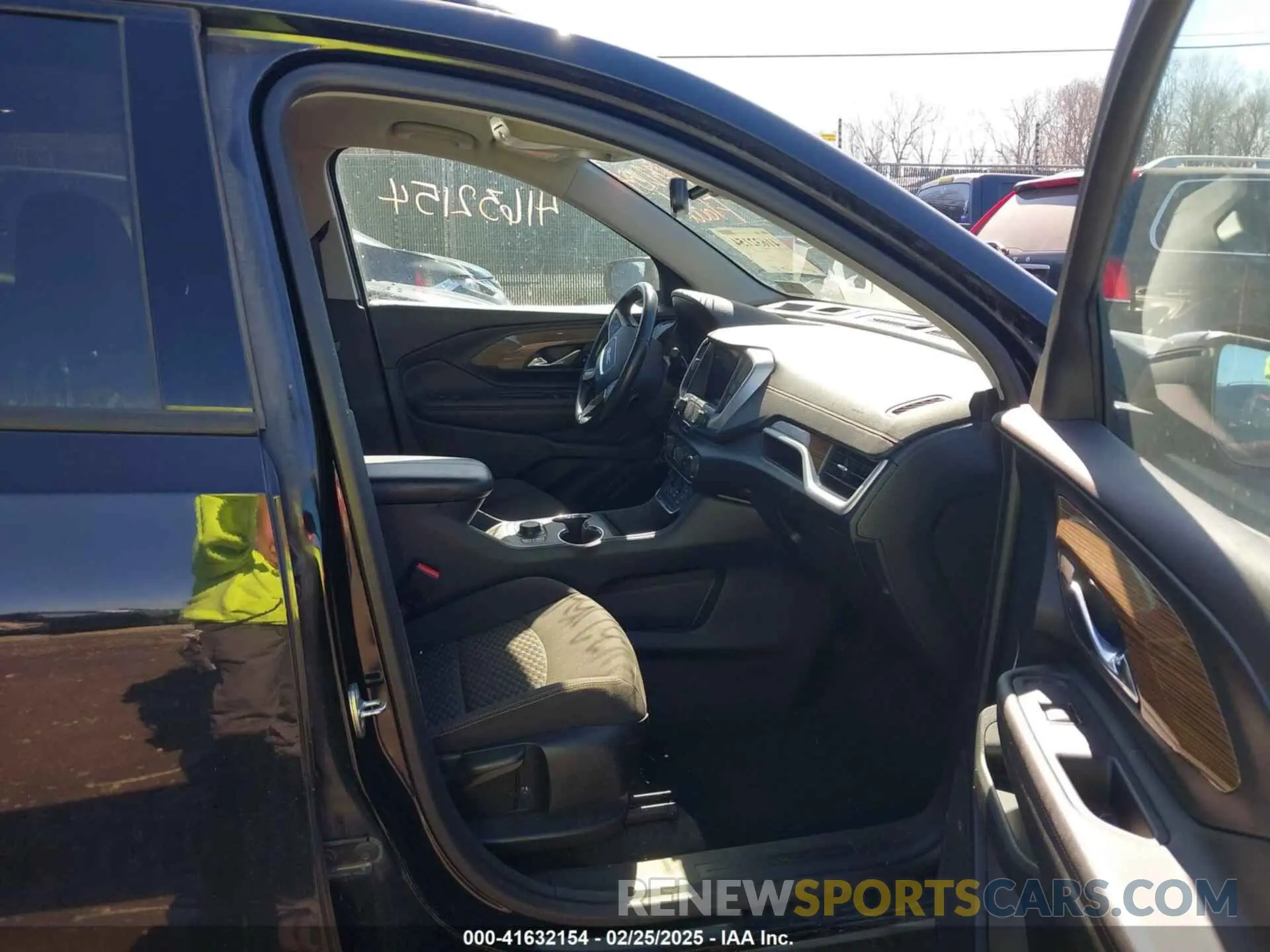 5 Photograph of a damaged car 3GKALMEV5LL343244 GMC TERRAIN 2020